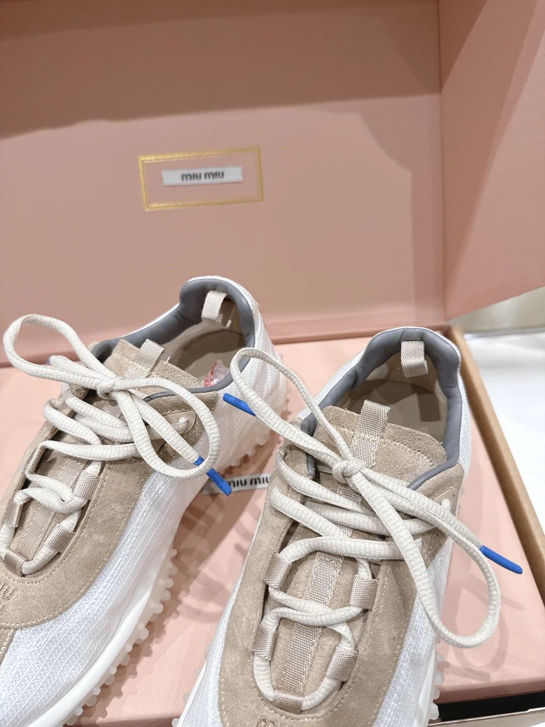 Кроссовки Женские Miu Miu 17057030