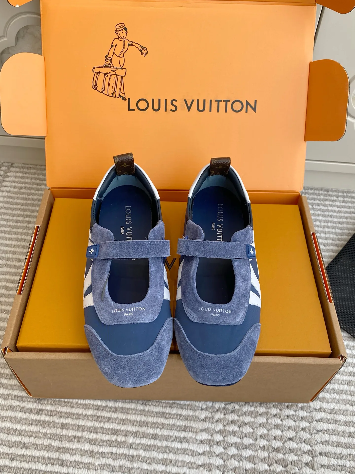 Кроссовки Женские Louis Vuitton 11304080