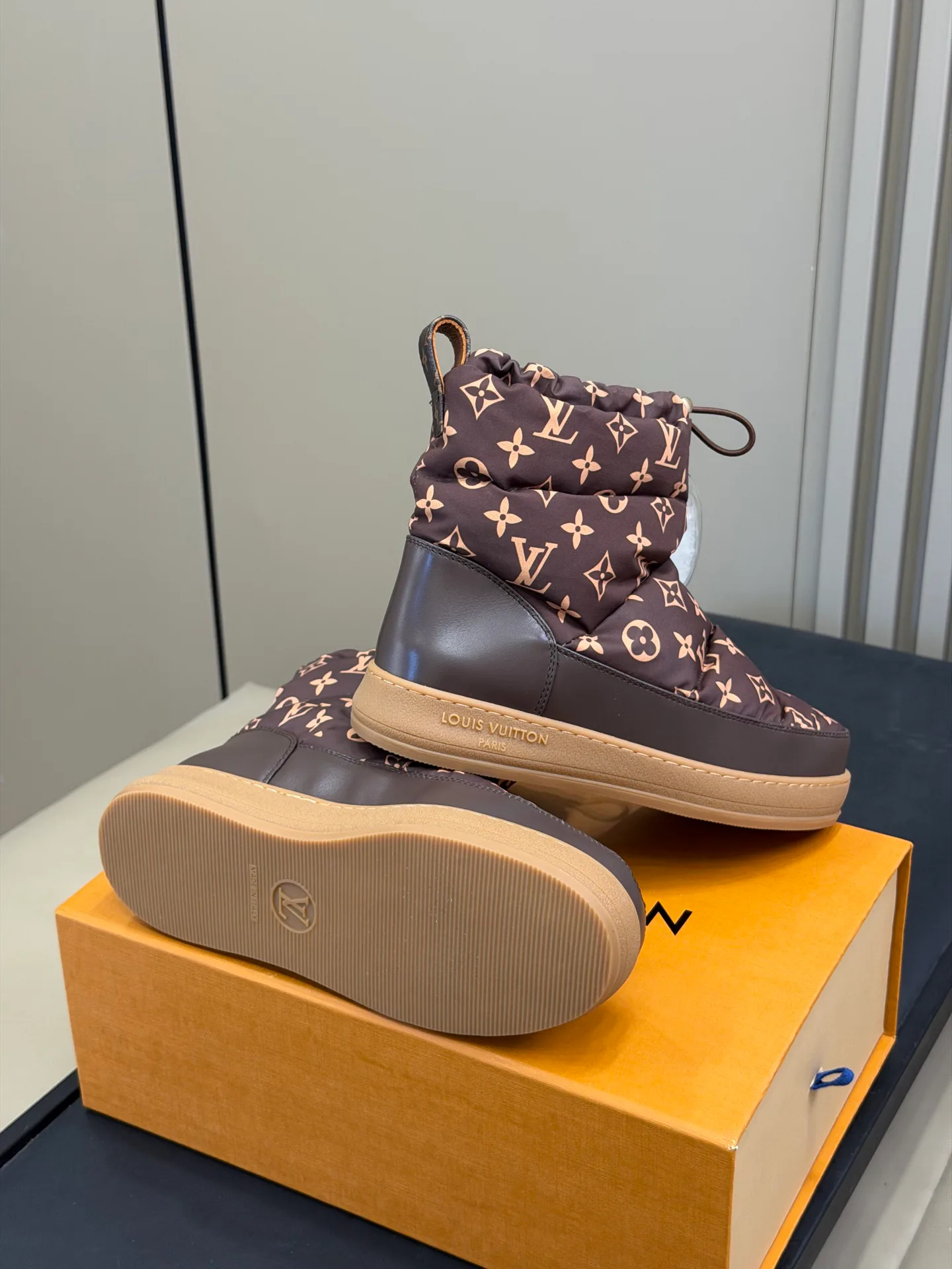 Угги Женские Louis Vuitton 18670235