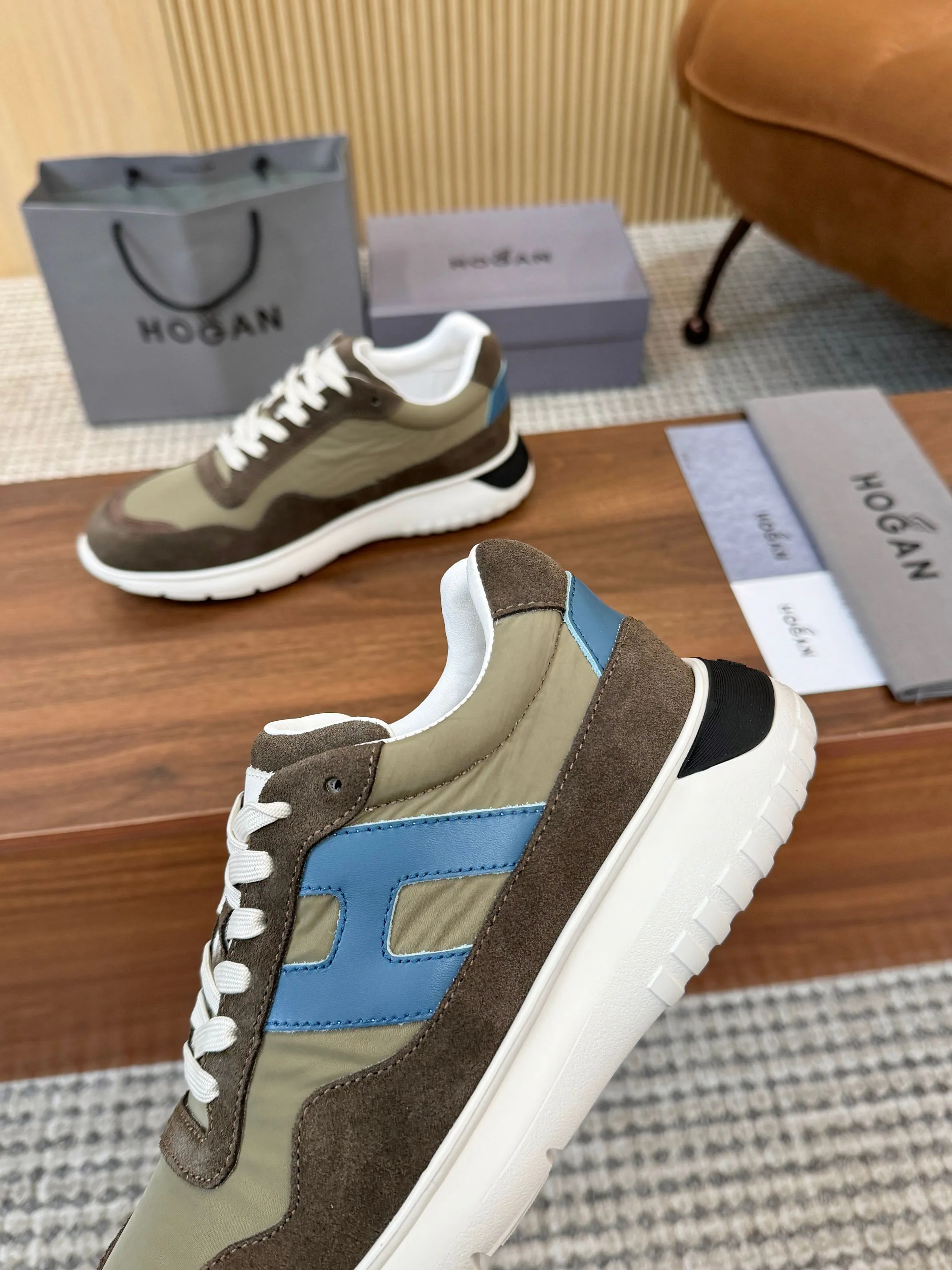 Кроссовки Женские Hogan 12835357