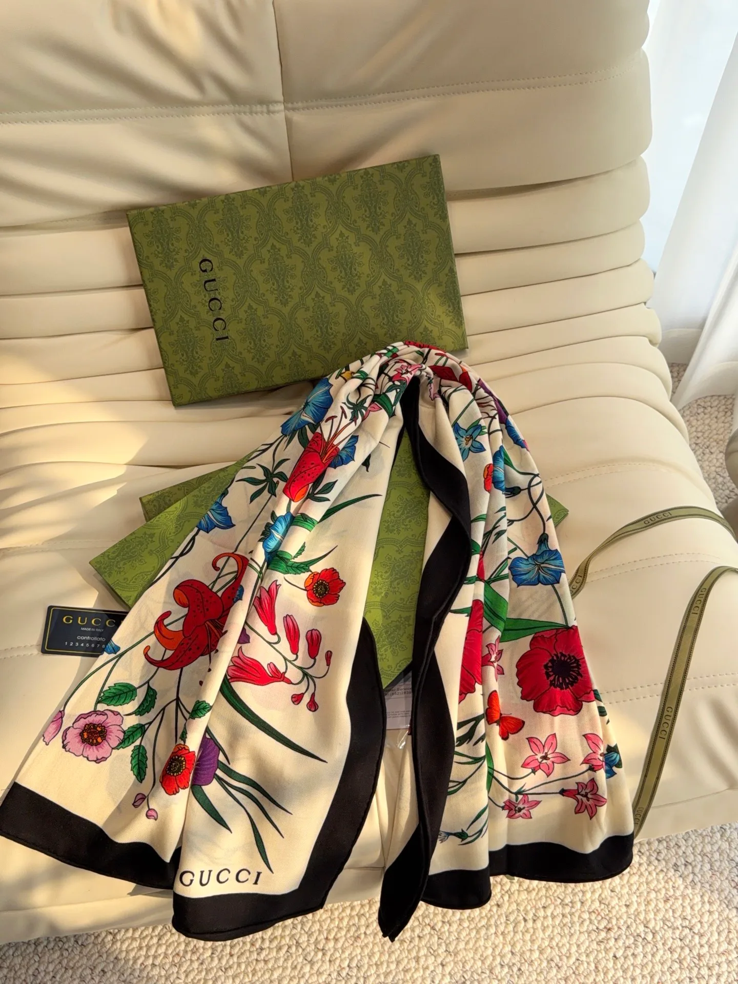 Платки Gucci 18322302