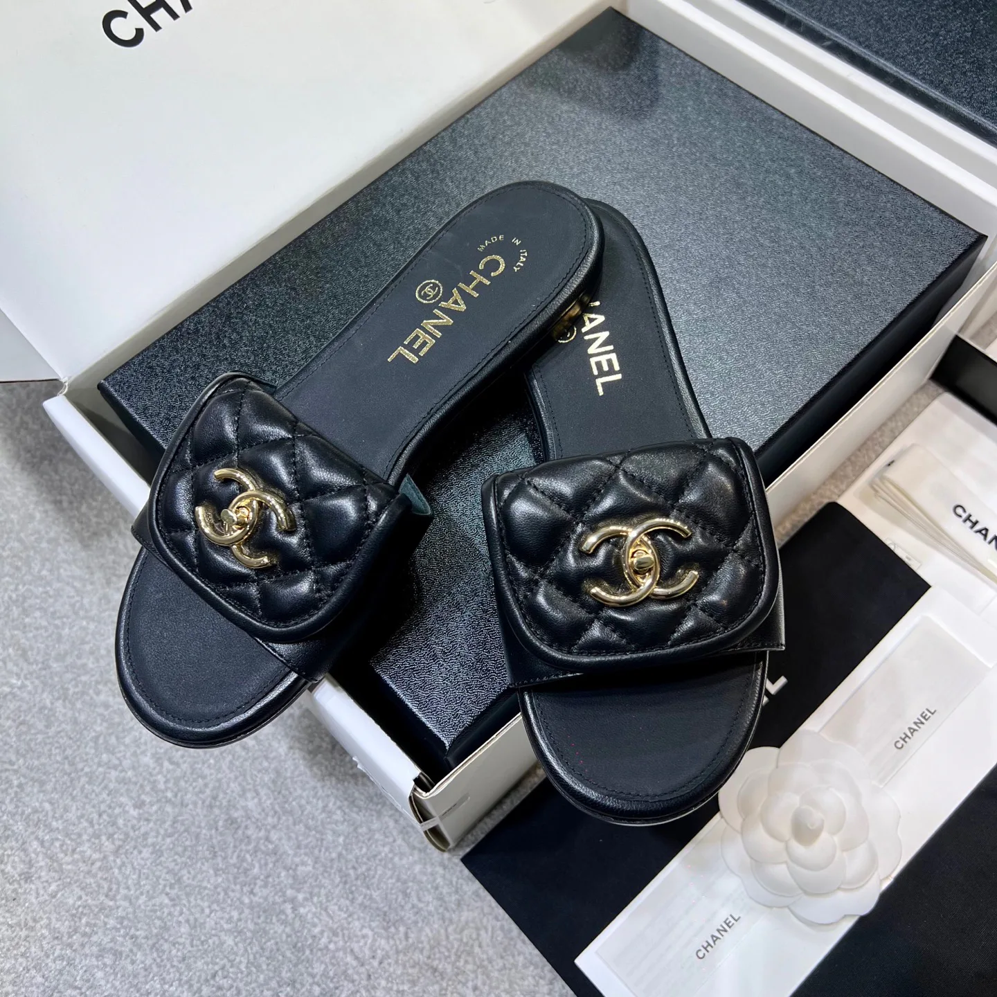 Шлепанцы Женские Chanel 5618676