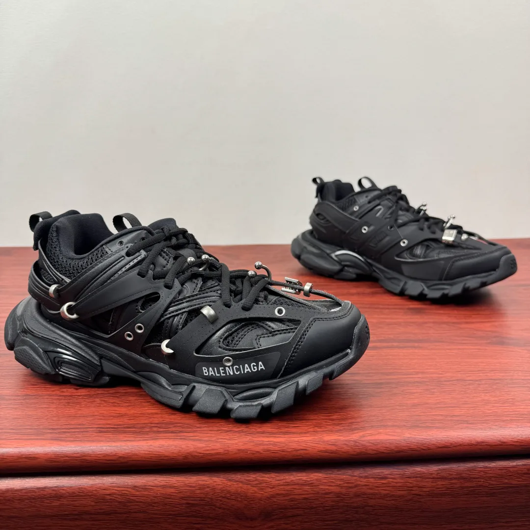 Кроссовки Женские Balenciaga 13216475