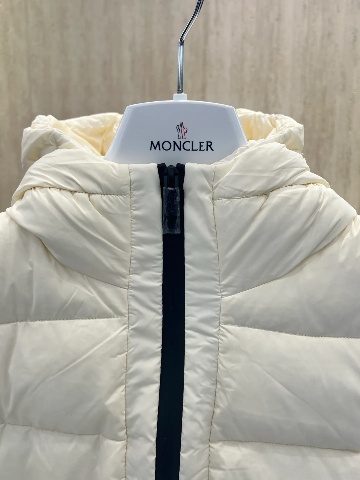 Куртки И Пуховики Женские Moncler 18302919