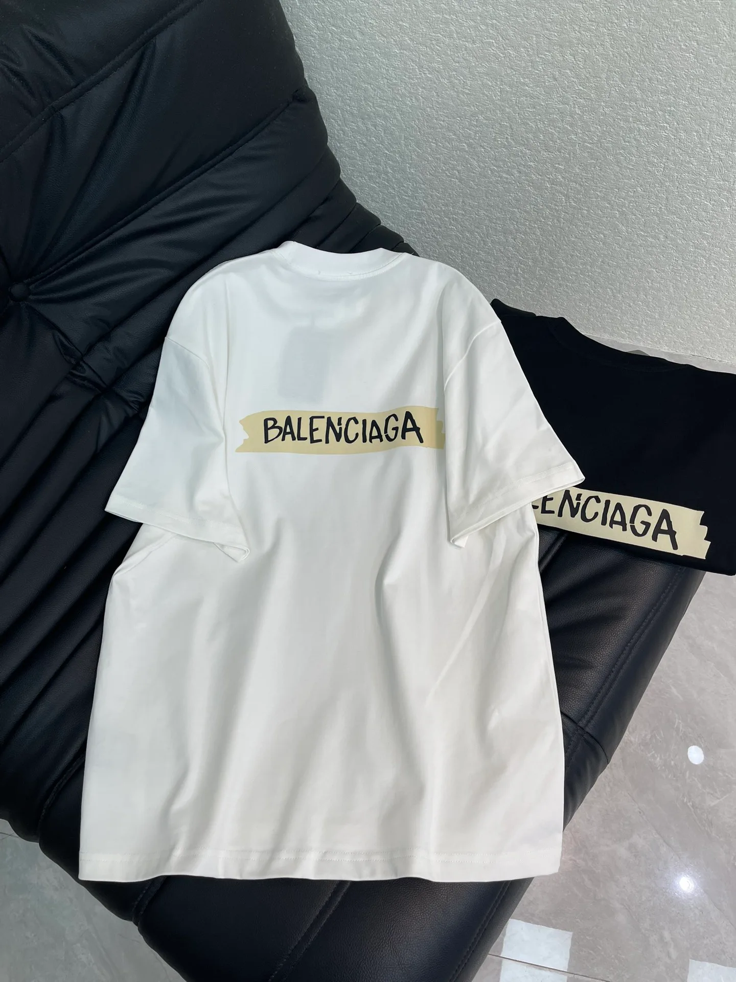 Футболки Женские Balenciaga 11569428