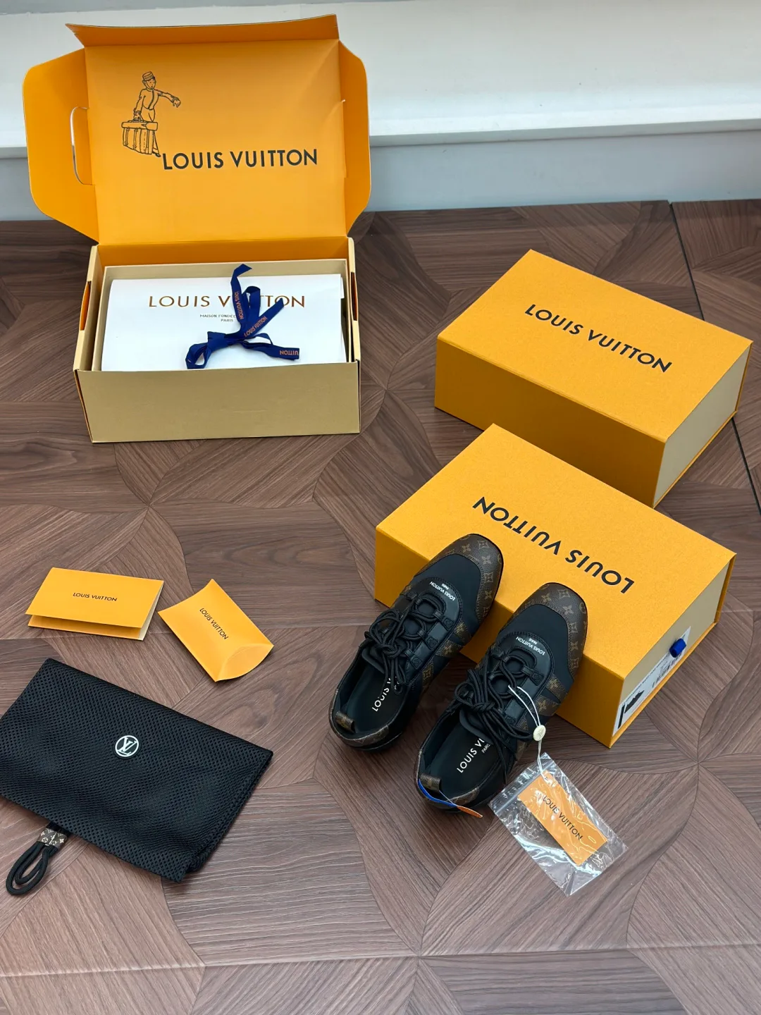 Кроссовки Женские Louis Vuitton 19480033