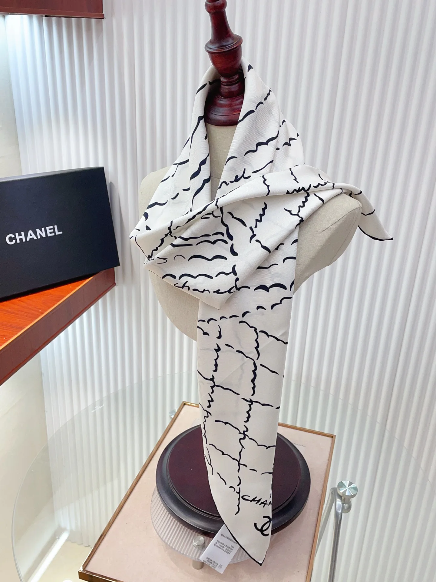 Платки Chanel 13119684
