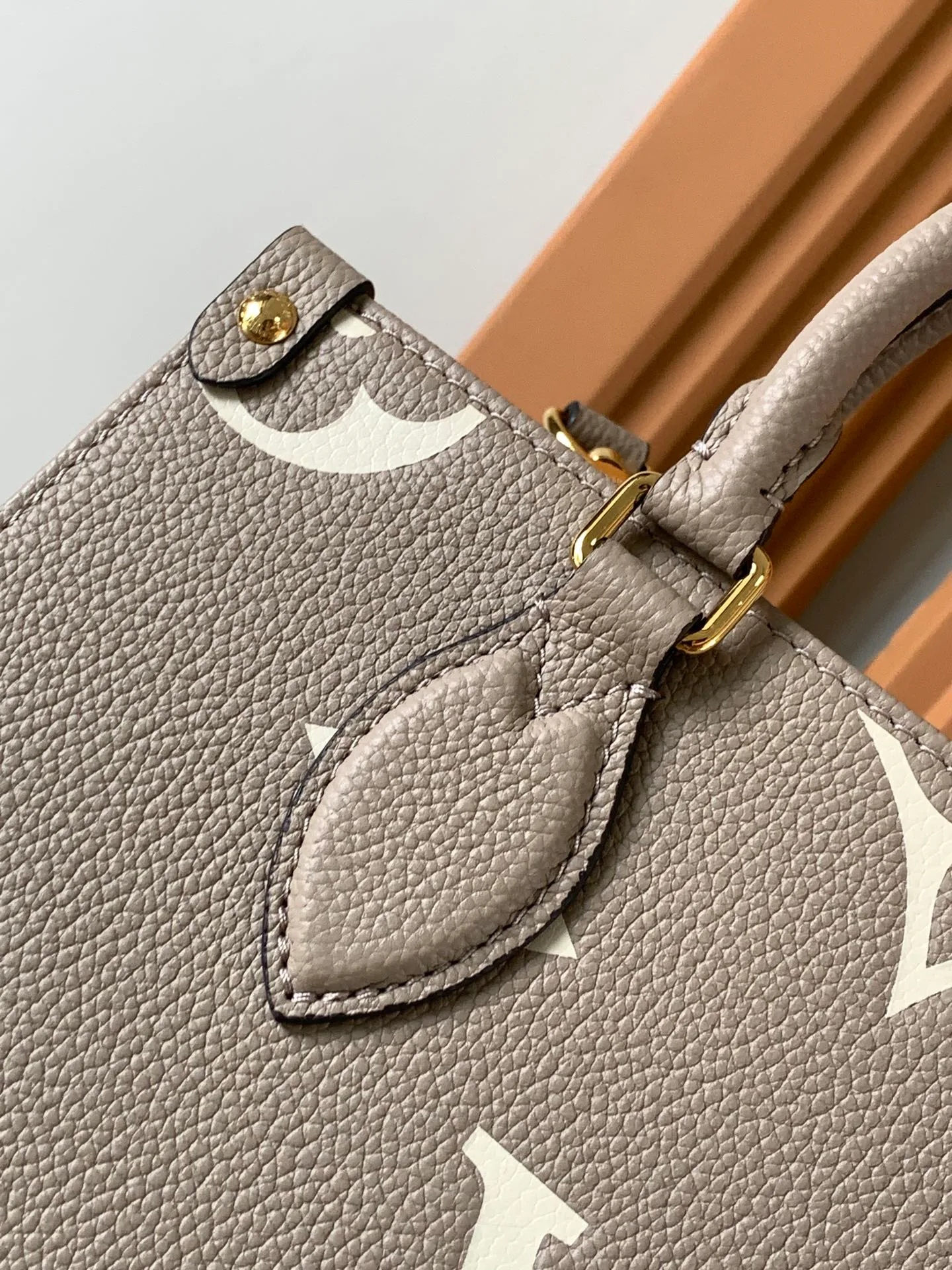 Классические Сумки Женские Louis Vuitton 18148137