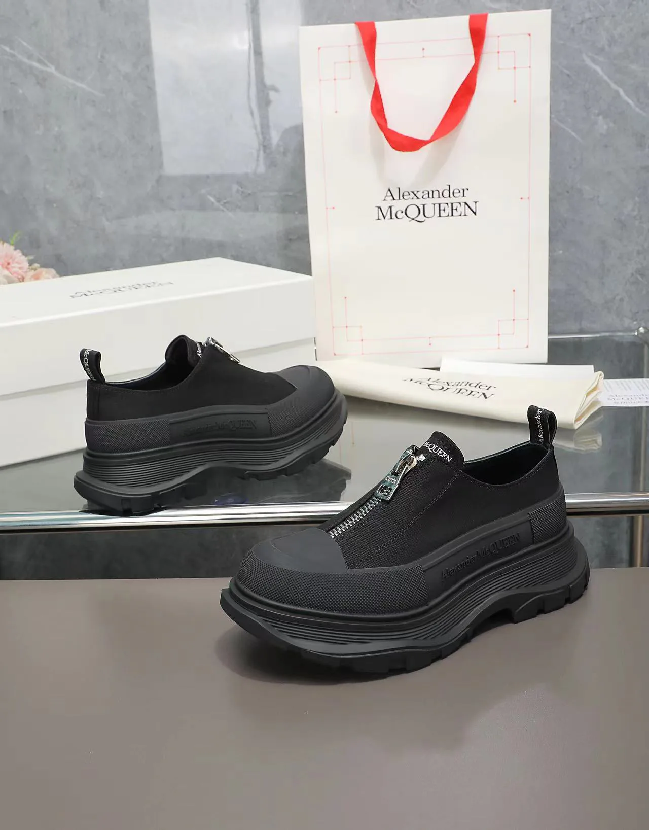 Кроссовки Женские Alexander Mcqueen 18740861