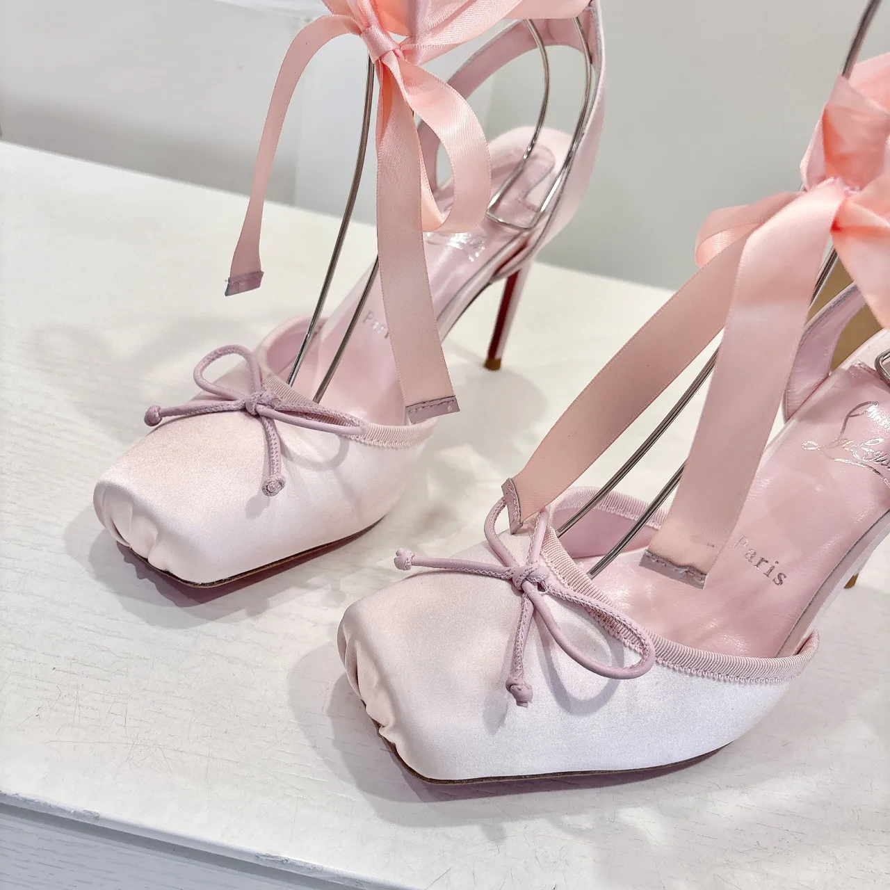 Туфли Женские Christian Louboutin 1111097