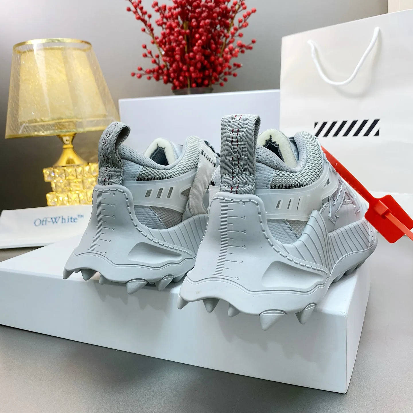 Кроссовки Женские Off-White 17530530