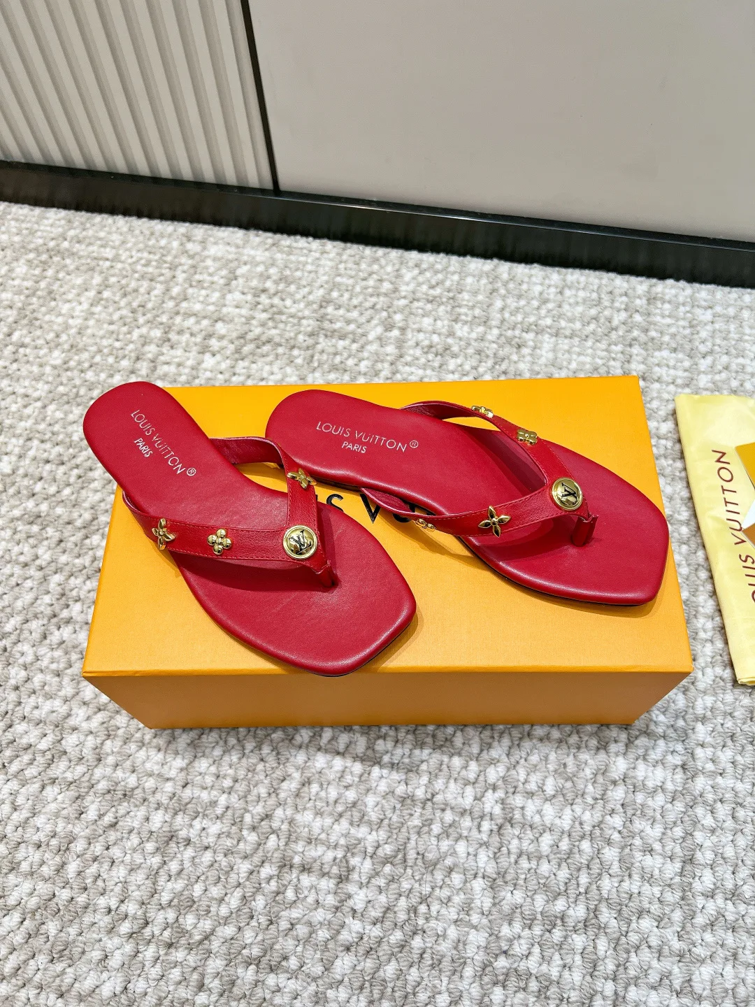 Шлепанцы Женские Louis Vuitton 14228003