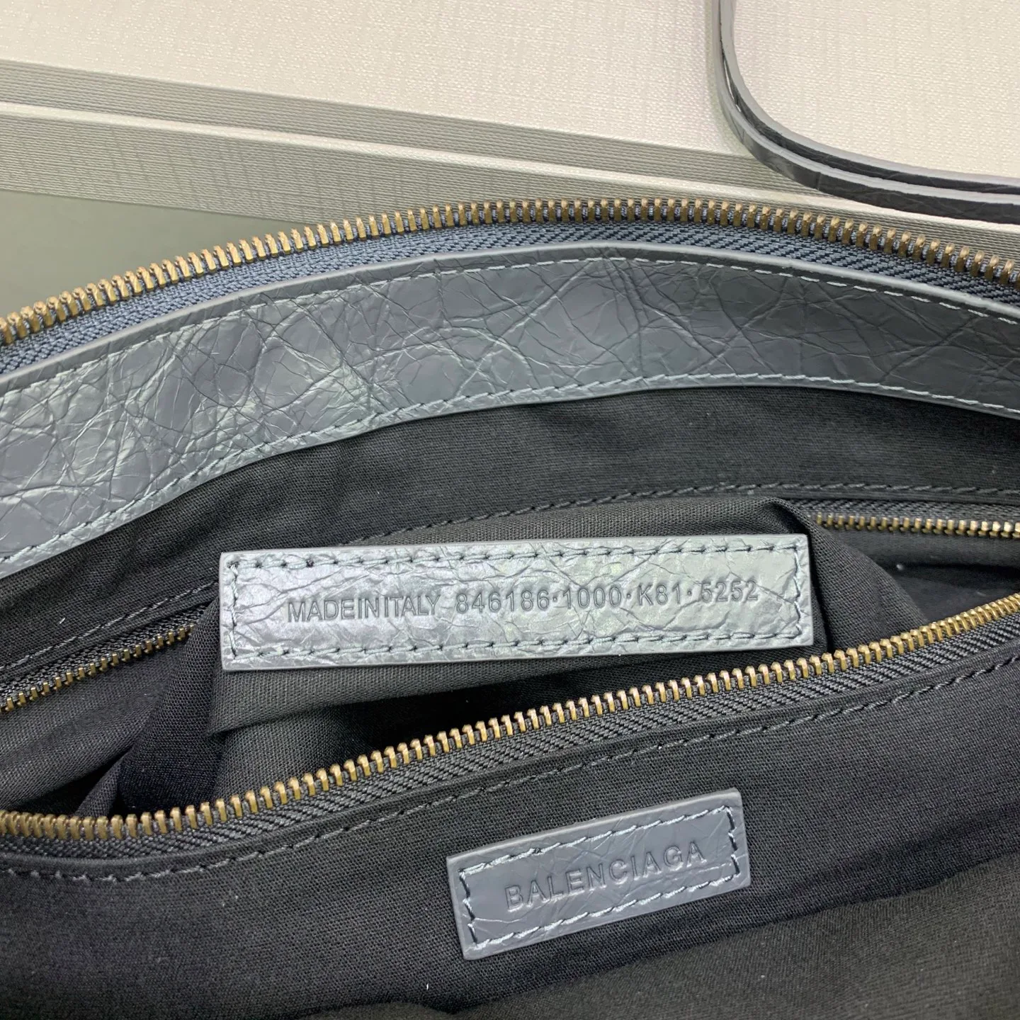 Сумки На Ремне Женские Balenciaga 11962610