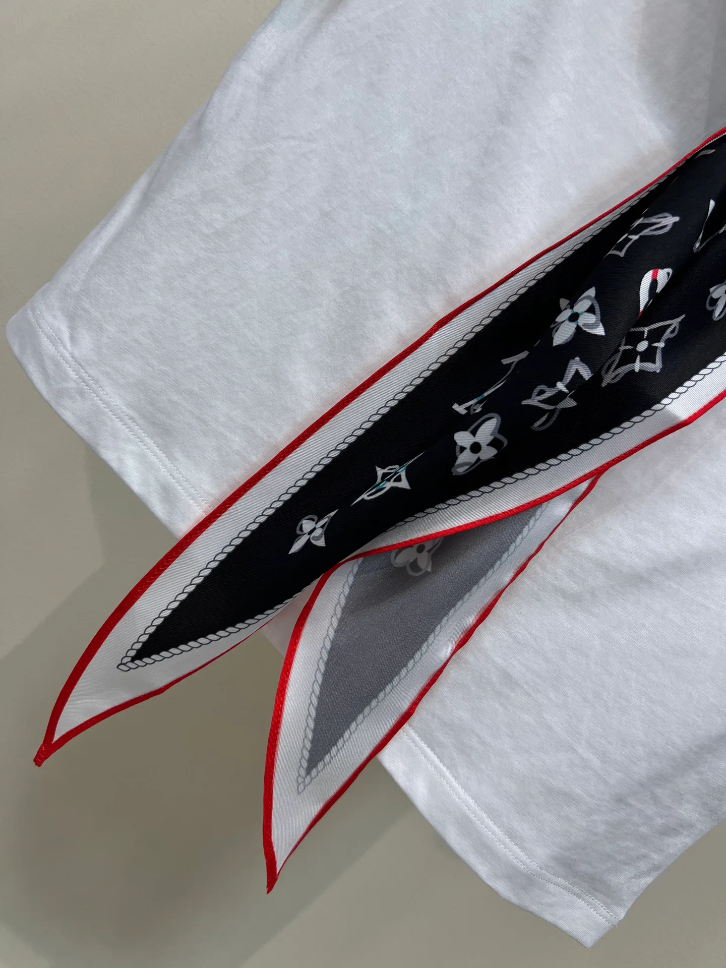 Футболки Женские Louis Vuitton 13237646