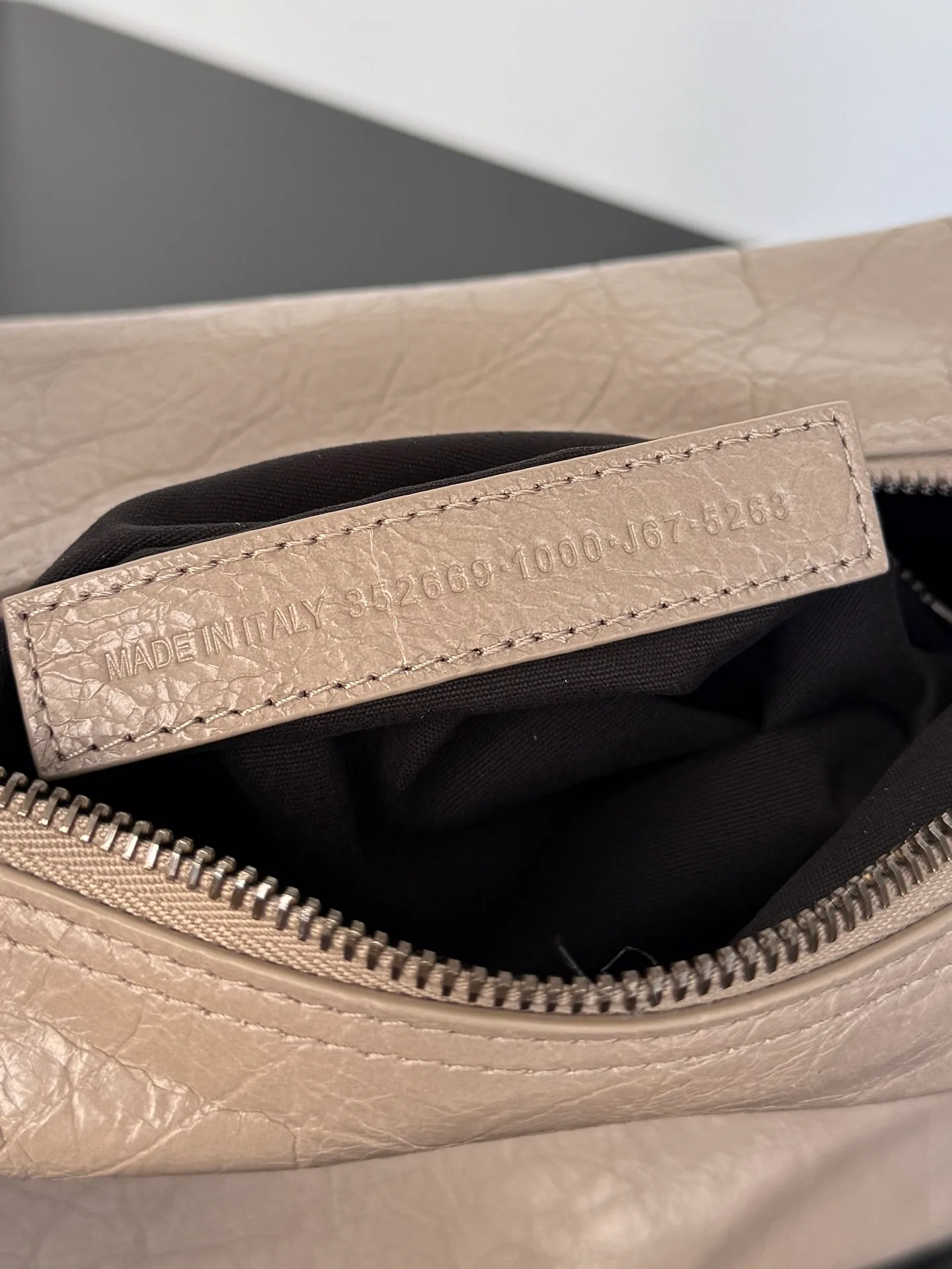 Сумки На Ремне Женские Balenciaga 11386854