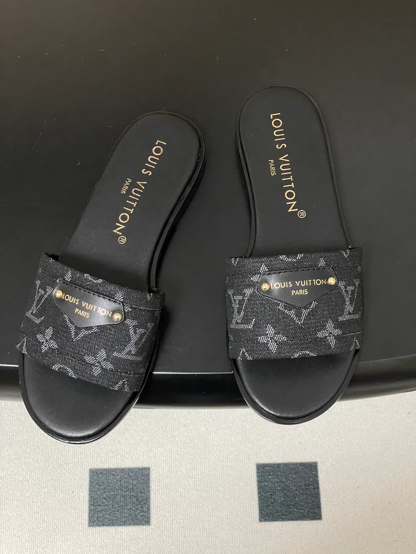 Шлепанцы Женские Louis Vuitton 3361692