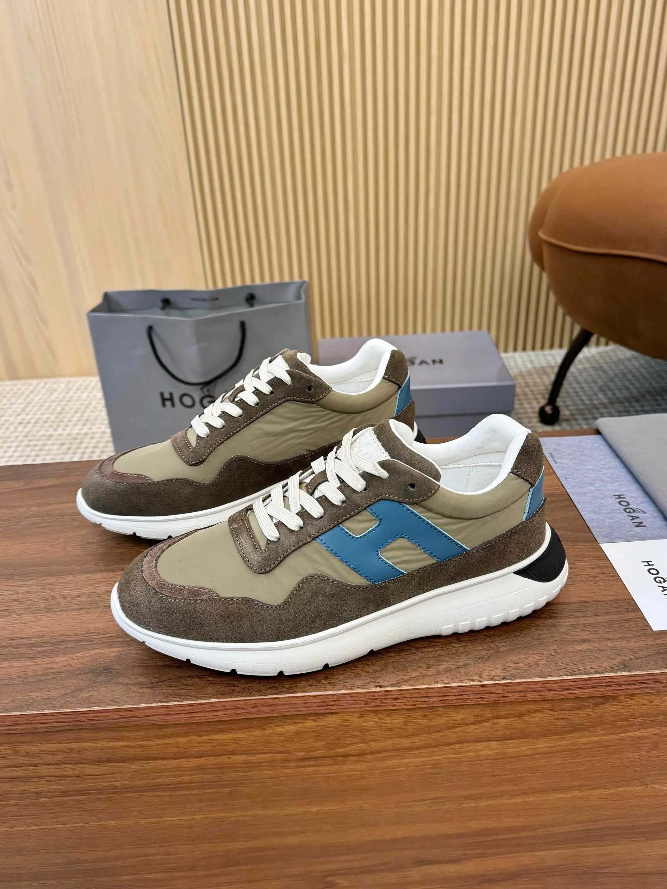 Кроссовки Женские Hogan 12835357