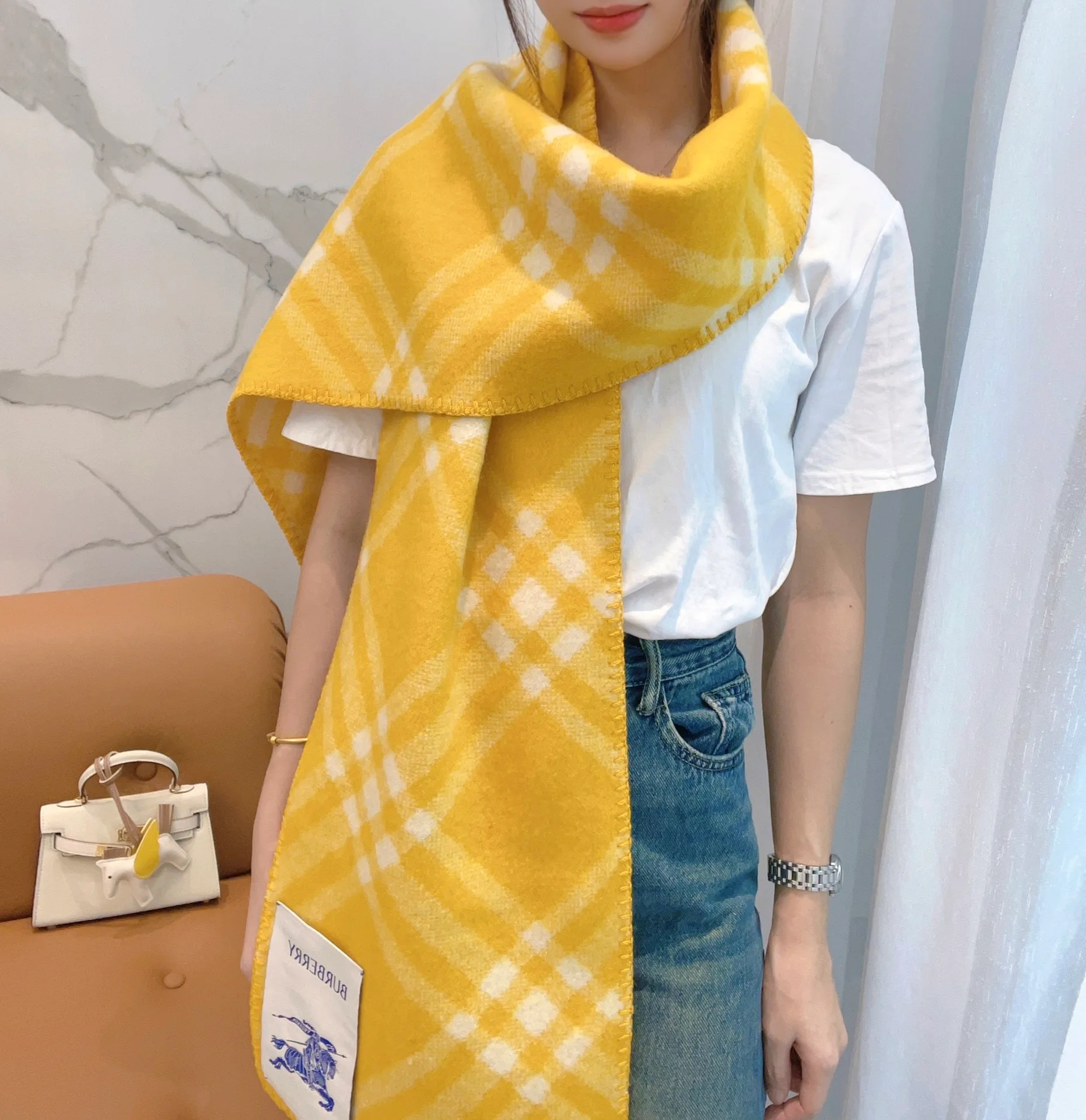 Шарфы Burberry 386957