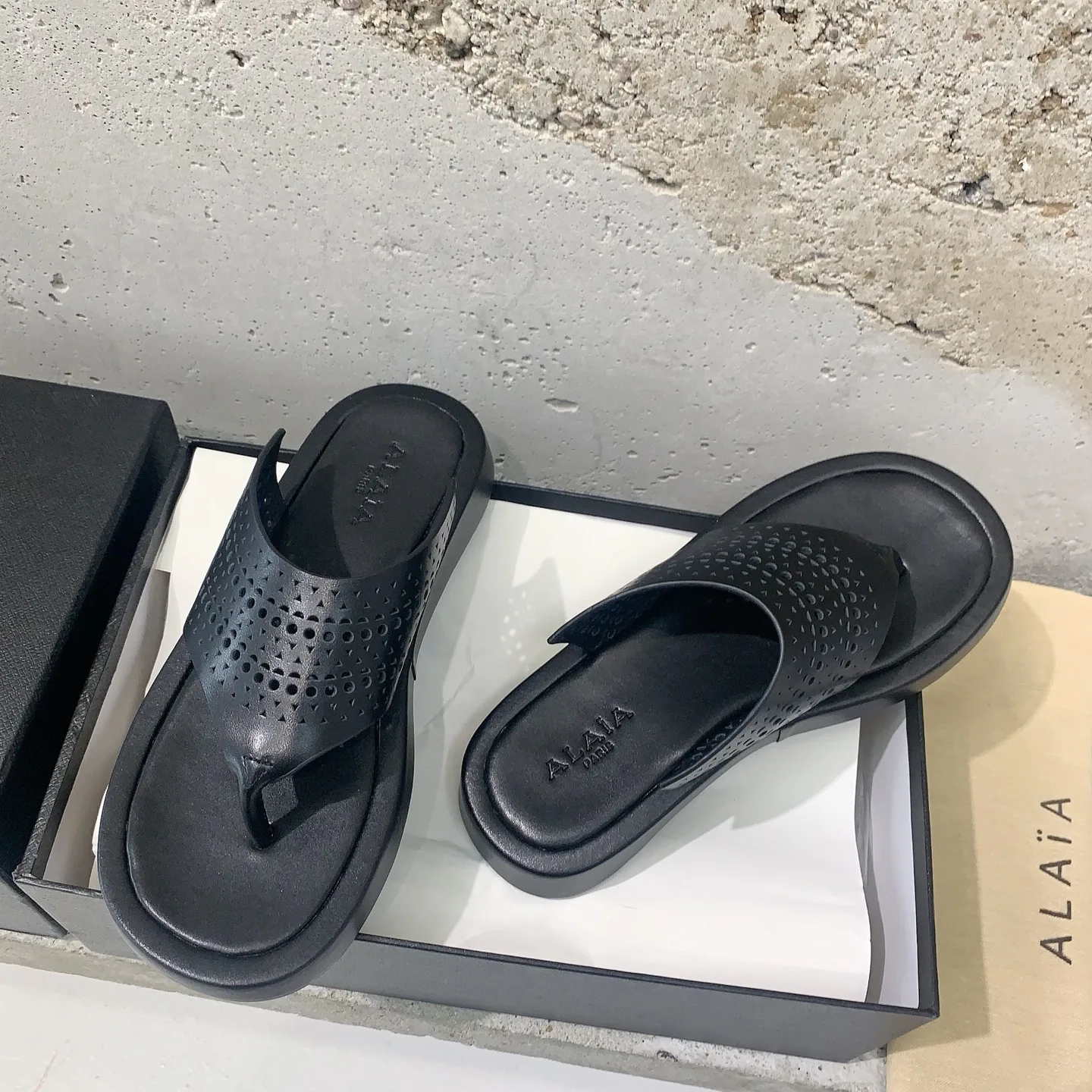 Шлепанцы Женские Alaia 23877