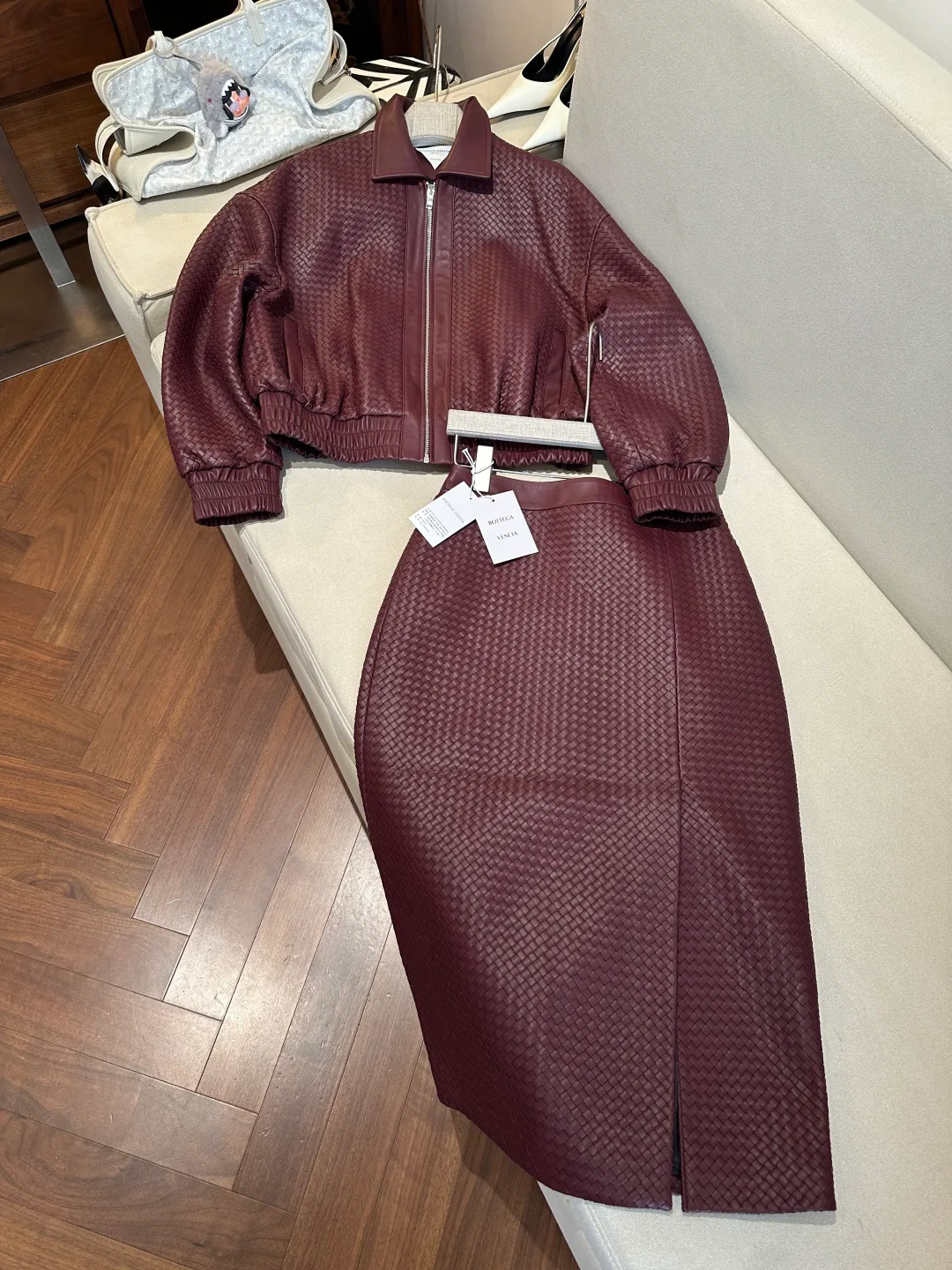 Кожаные Куртки И Дублёнки Женские Bottega Veneta 17766263