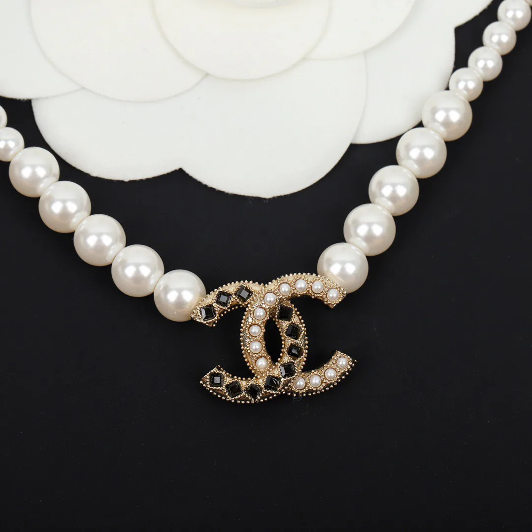 Бижутерия Chanel 8332