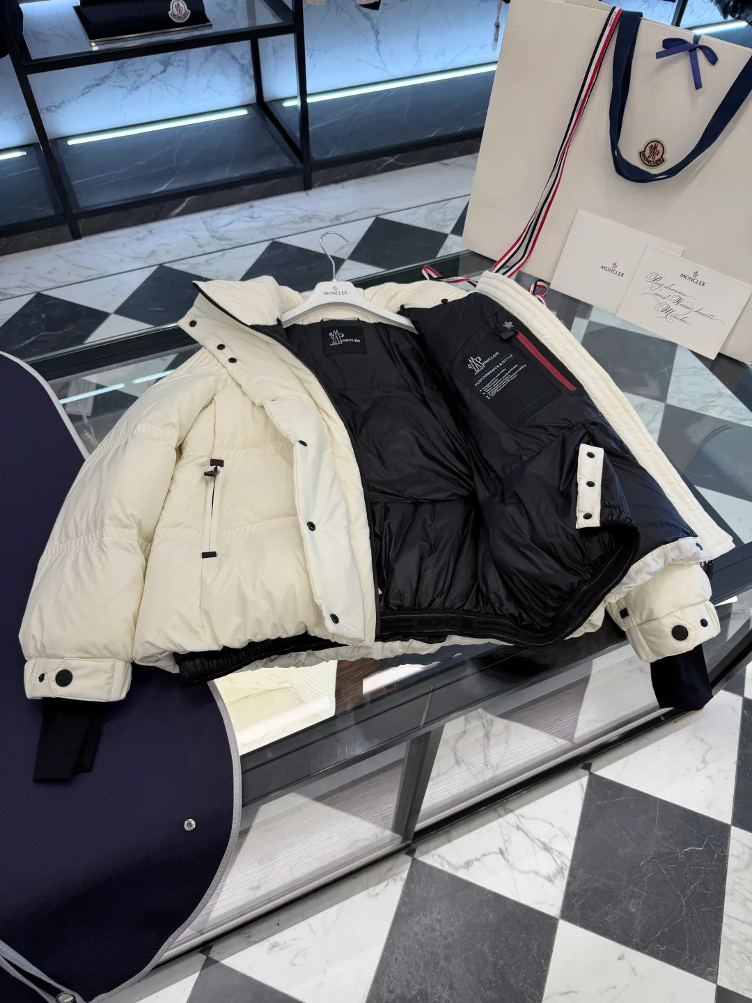 Куртки И Пуховики Женские Moncler 19245329