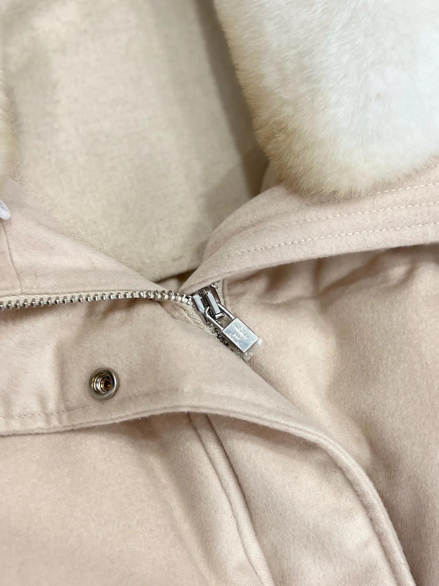 Куртки И Пуховики Женские Loro Piana 179800