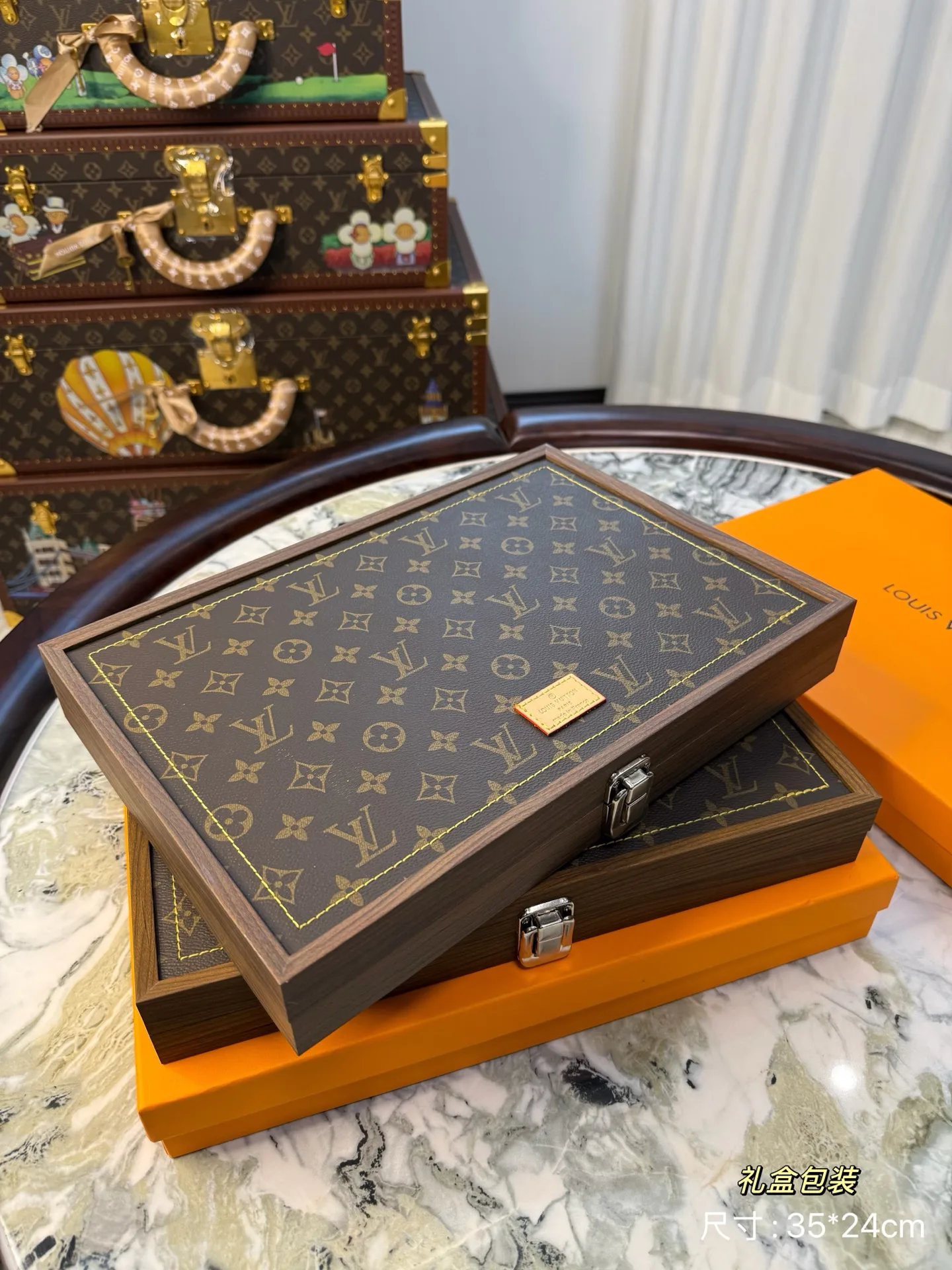 Текстиль Louis Vuitton 10695747