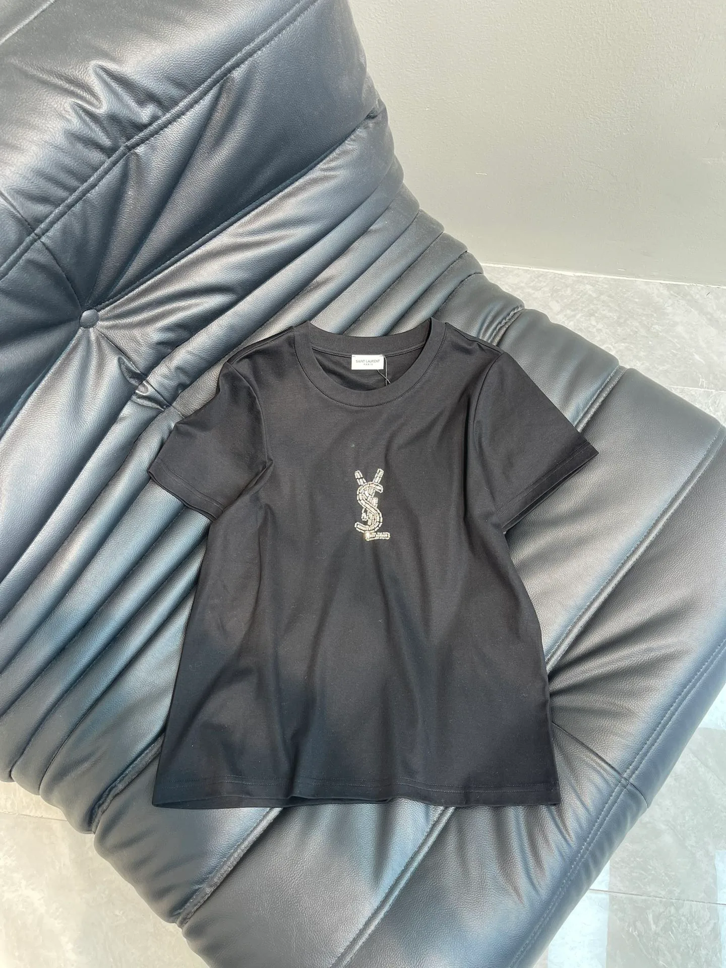 Футболки Женские Saint Laurent 18000