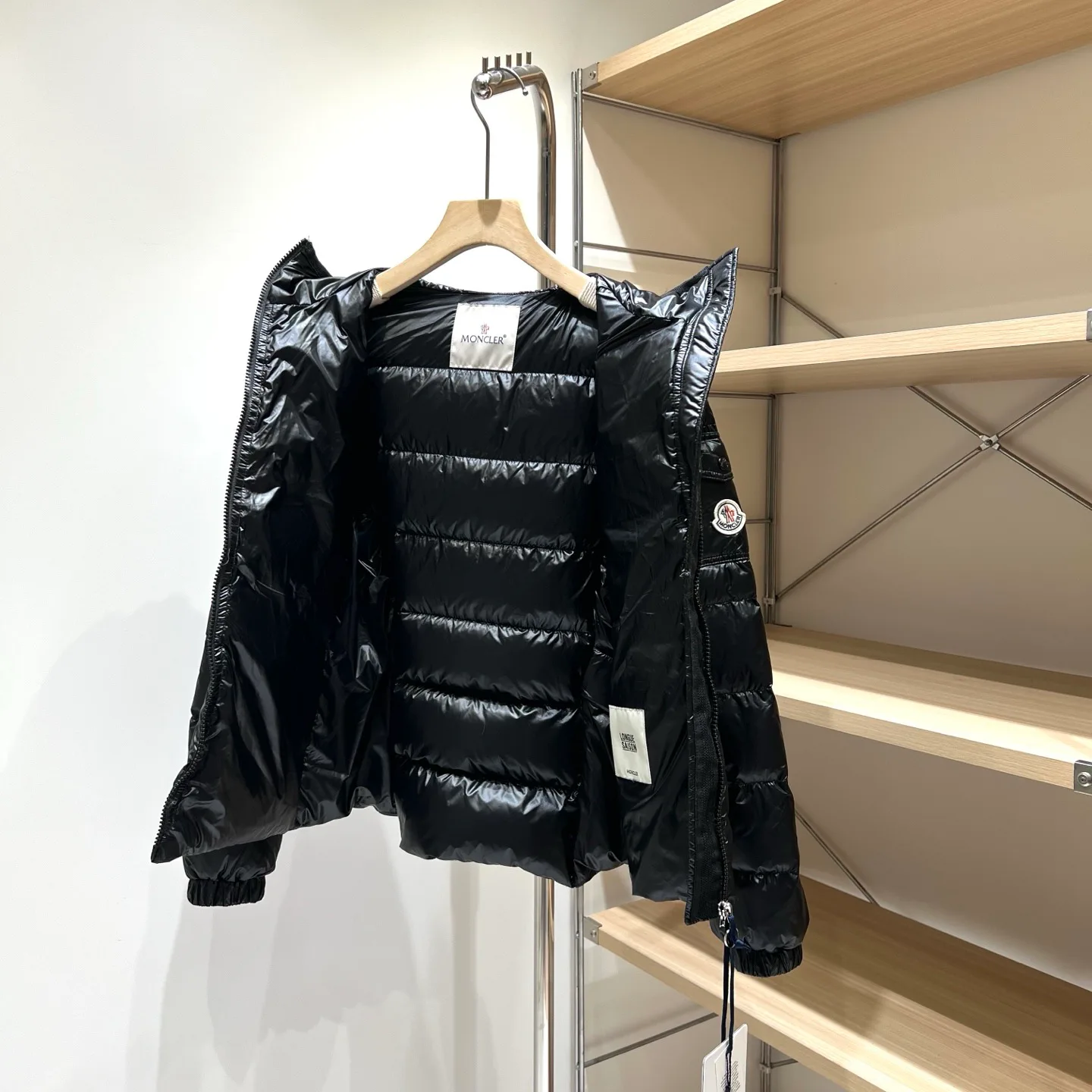Куртки И Пуховики Женские Moncler 18032036