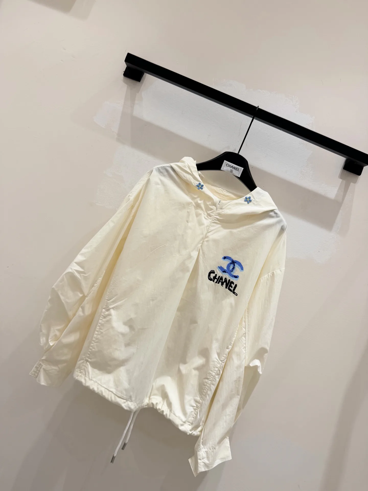 Куртки И Пуховики Женские Chanel 12625488