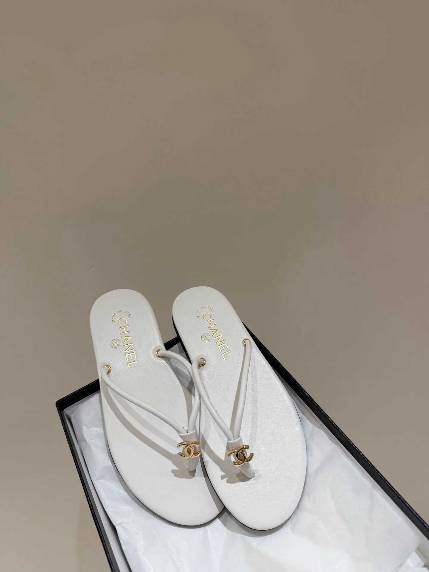 Шлепанцы Женские Chanel 12843829