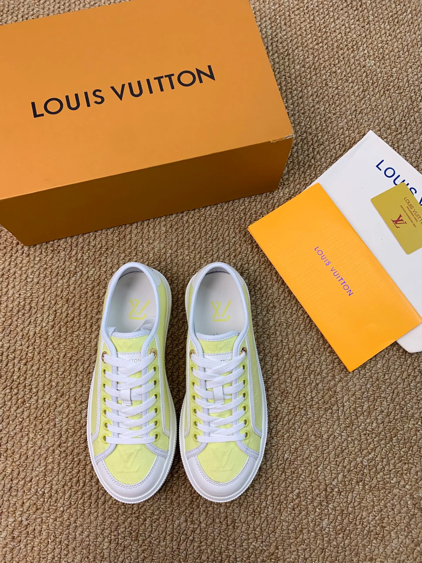 Кроссовки Женские Louis Vuitton 17545205