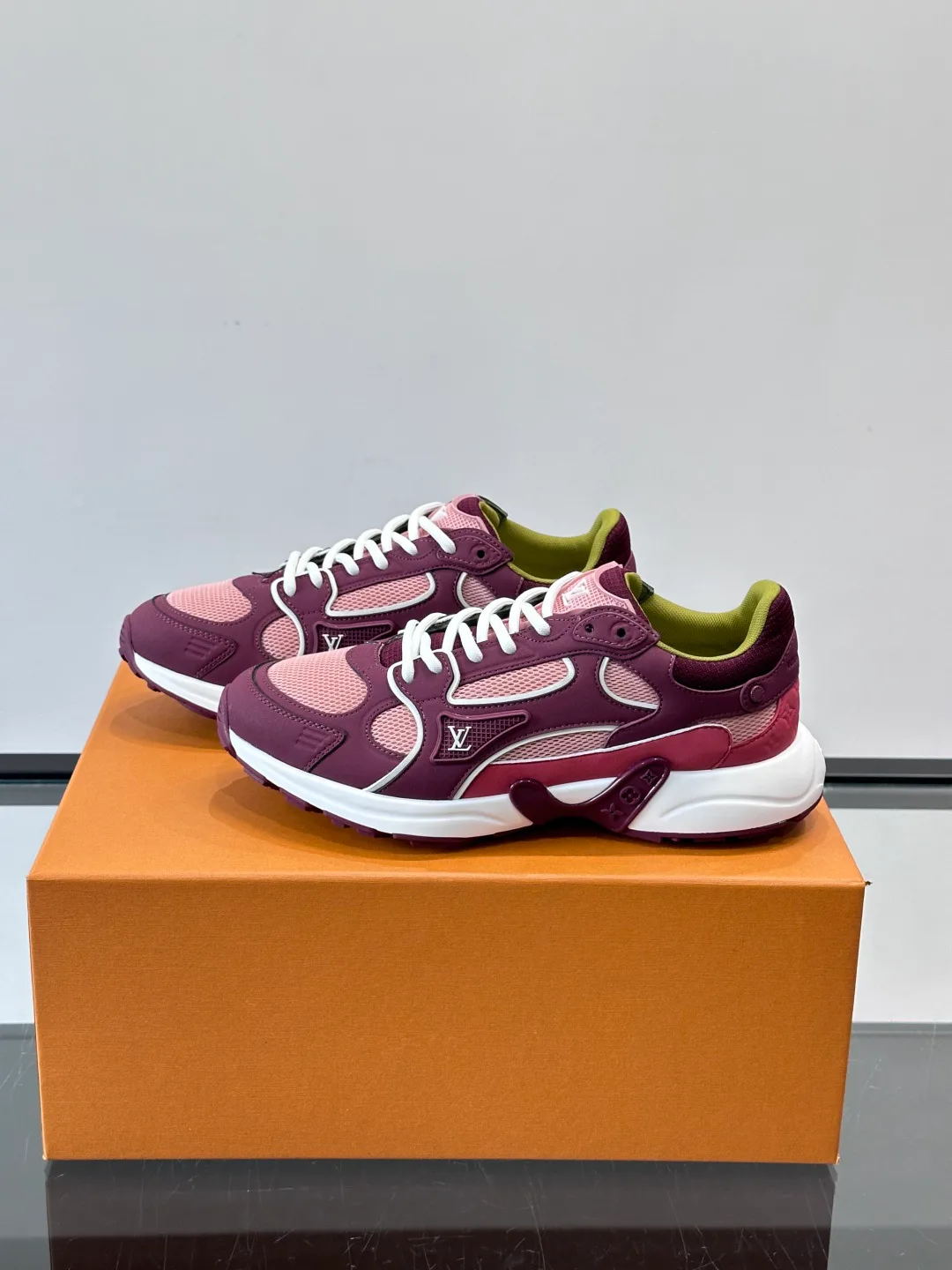 Кроссовки Женские Louis Vuitton 12961528