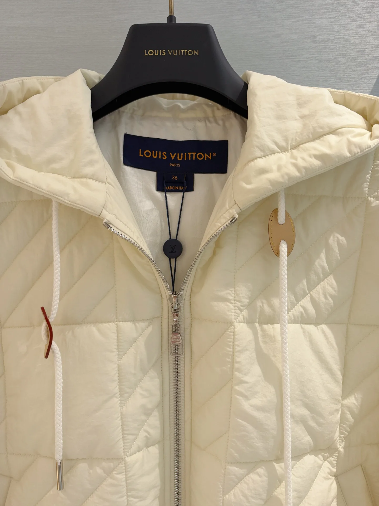 Куртки И Пуховики Женские Louis Vuitton 18953463
