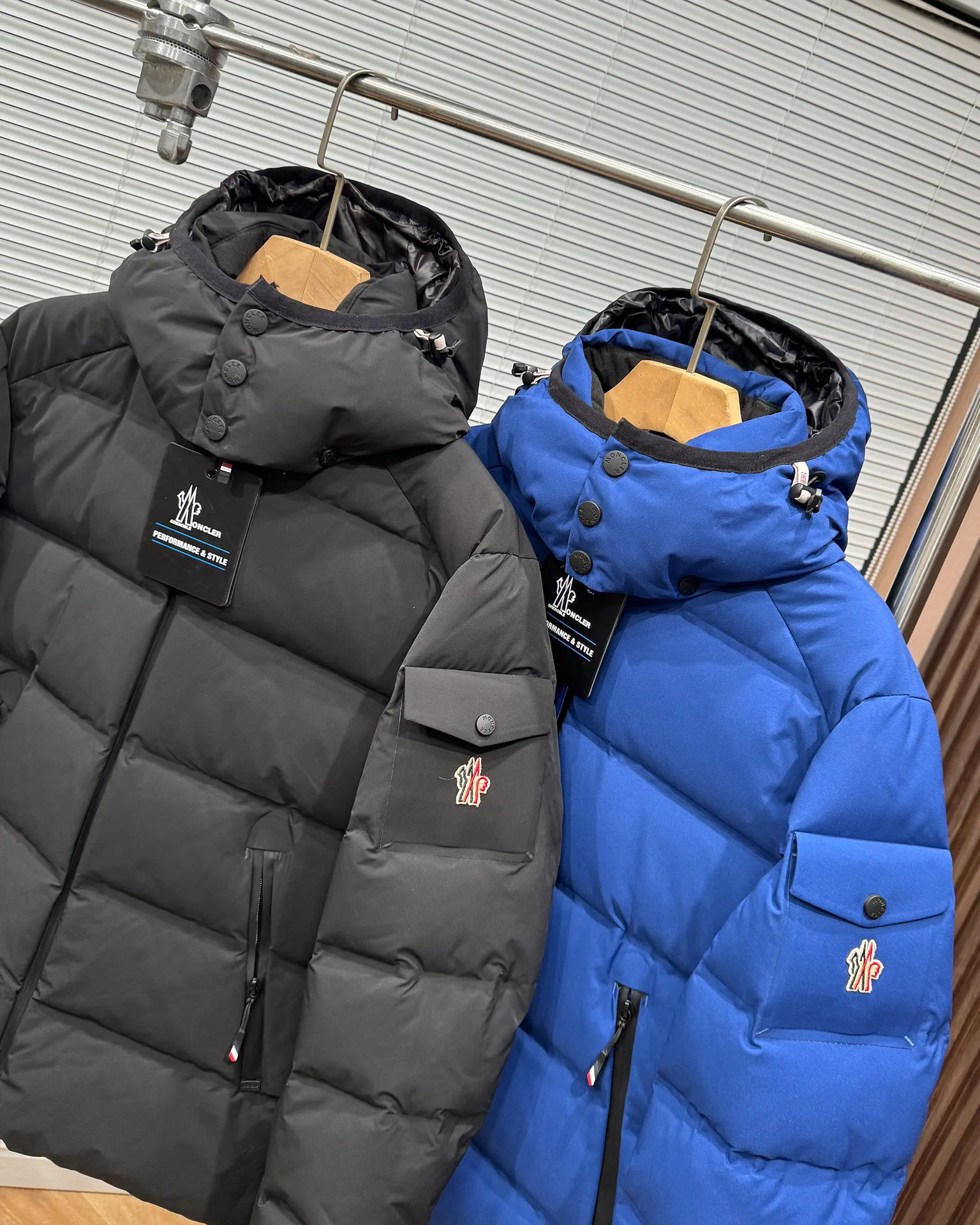 Куртки И Пуховики Мужские Moncler 4963724