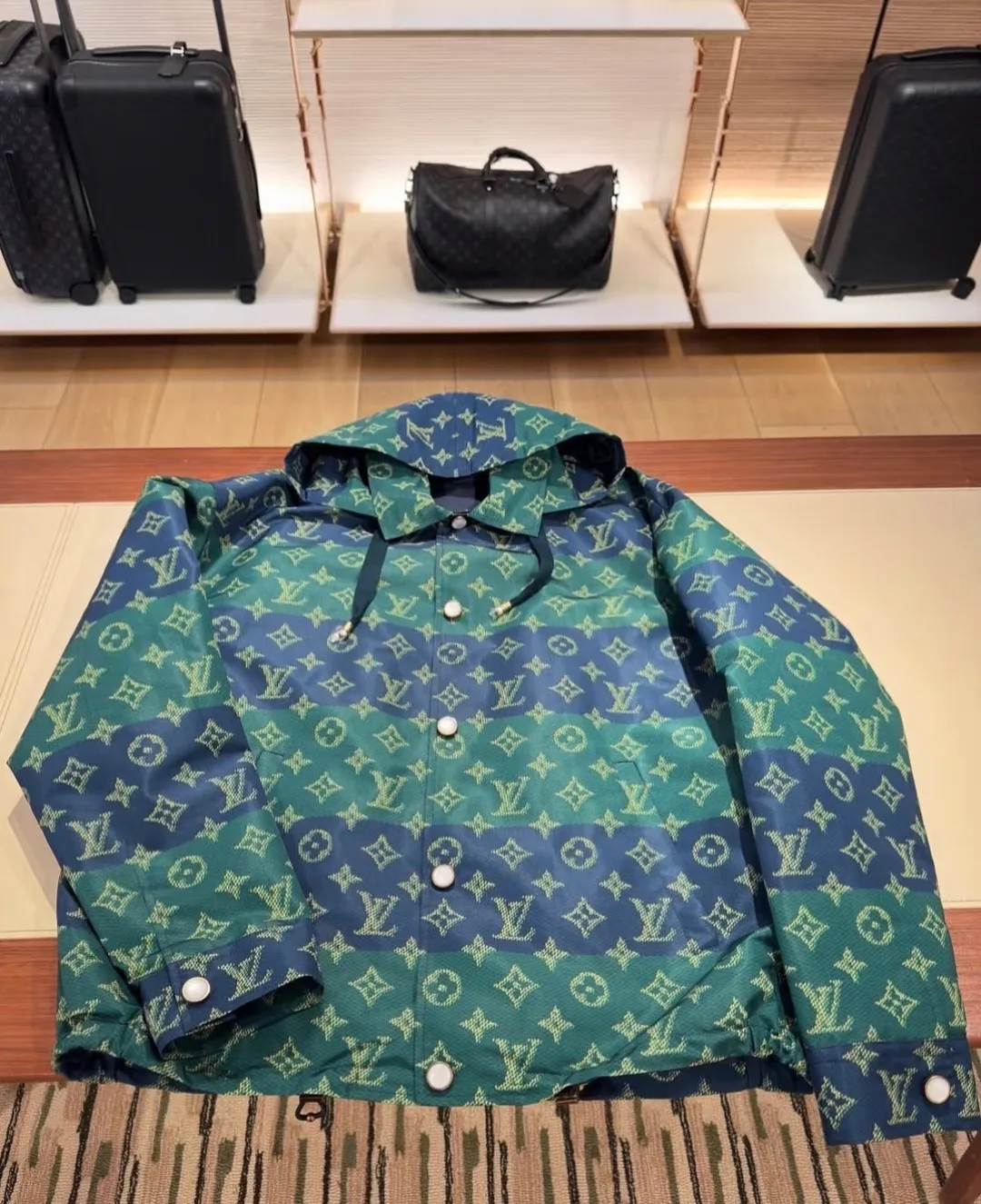 Куртки И Пуховики Мужские Louis Vuitton 8973489