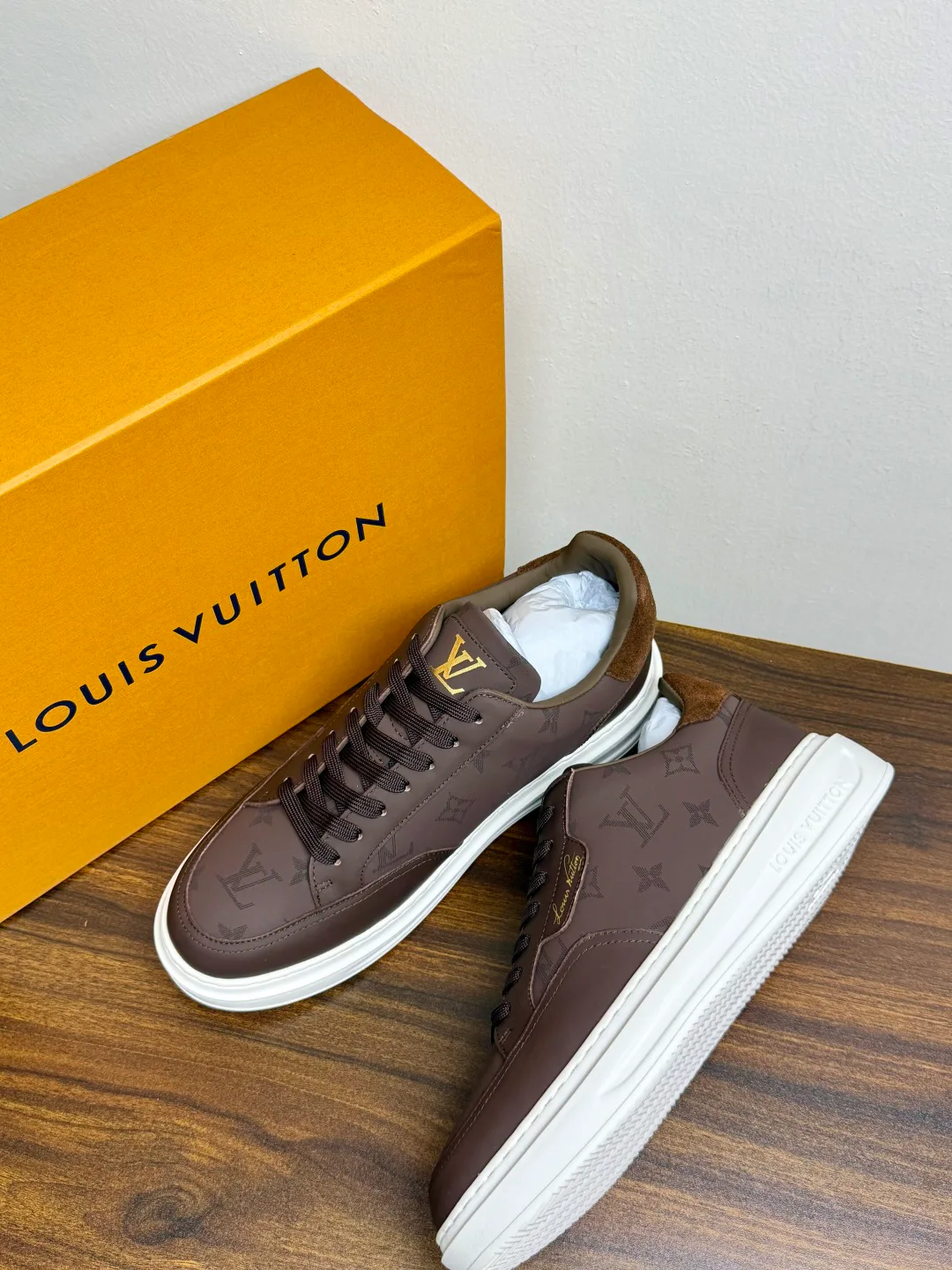 Кроссовки Женские Louis Vuitton 18961450