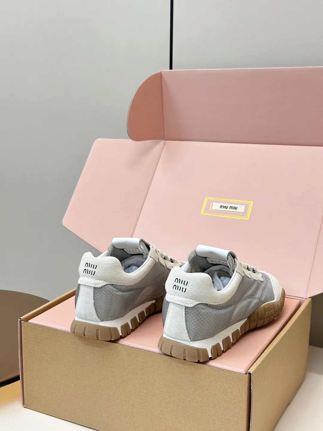 Кроссовки Женские Miu Miu 19032048