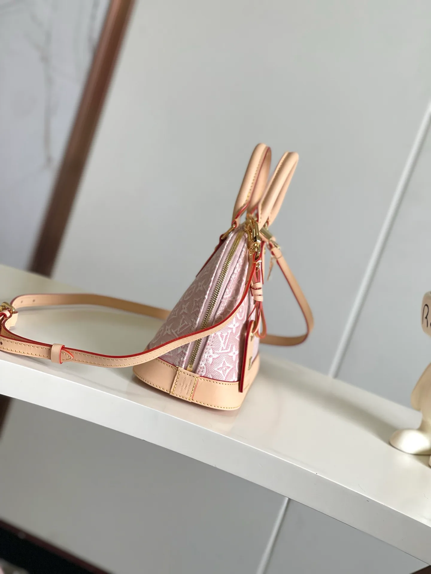 Классические Сумки Женские Louis Vuitton 18170463