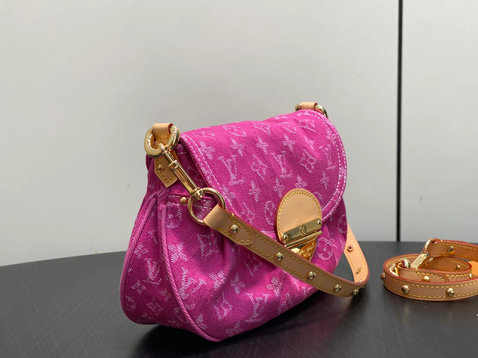 Классические Сумки Женские Louis Vuitton 11724307