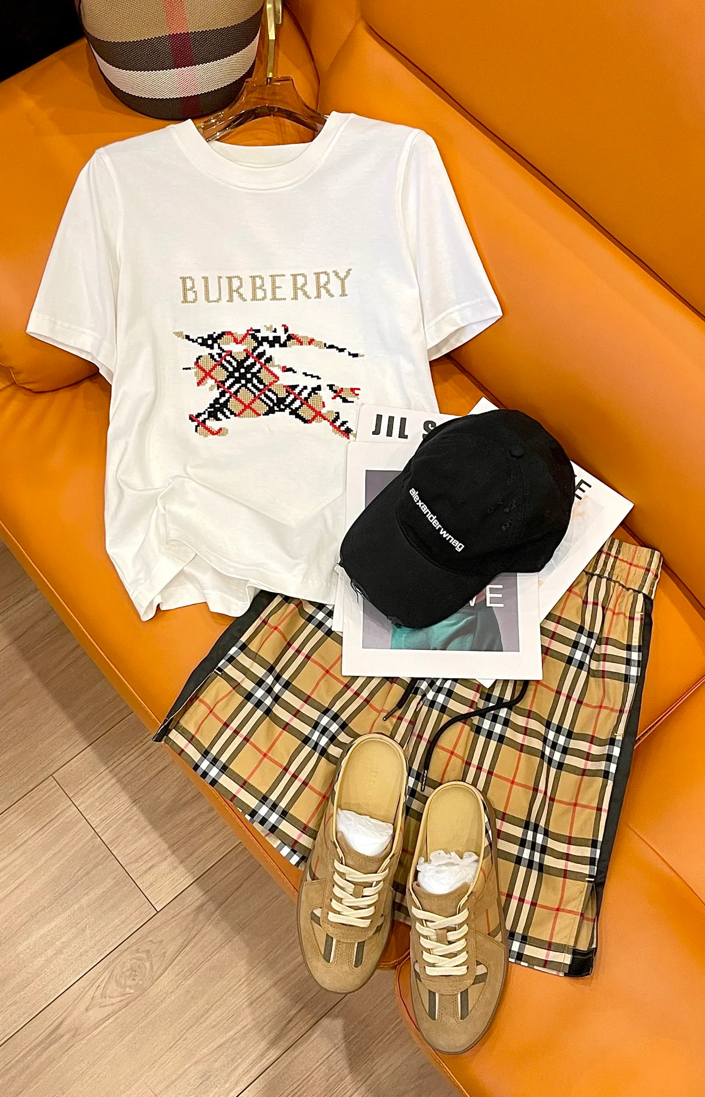 Шорты Женские Burberry 11358103