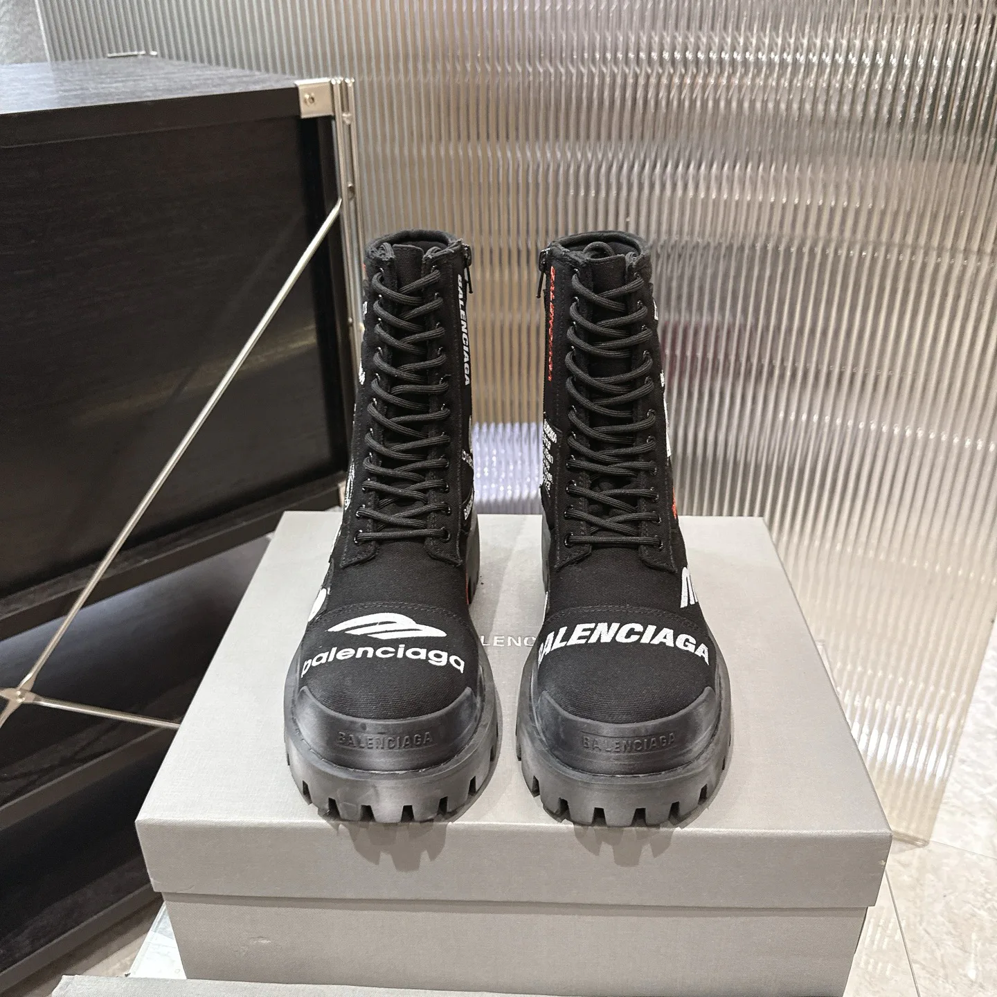 Ботинки Мужские Balenciaga 18598035