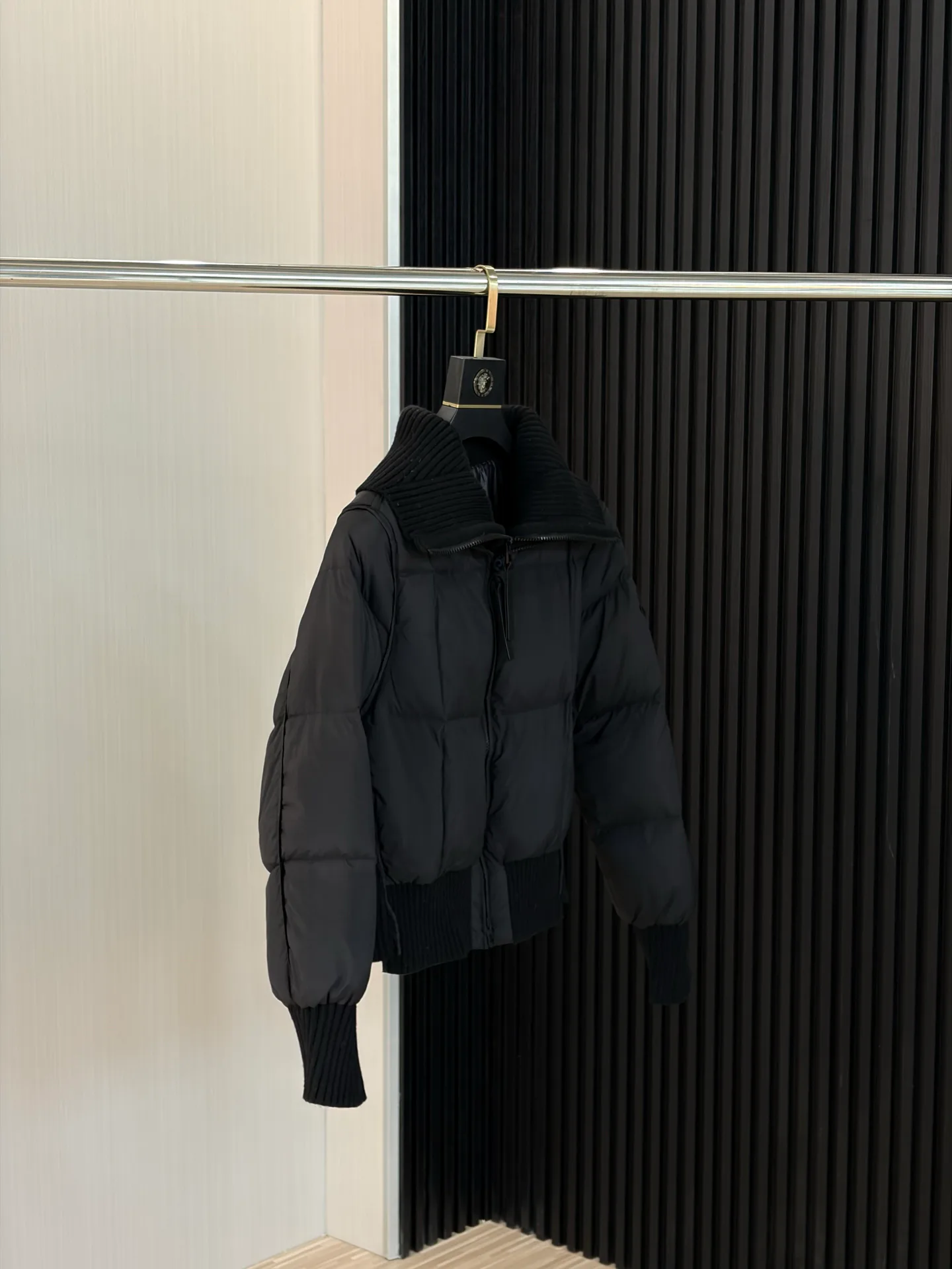 Куртки И Пуховики Женские Moncler 18335649