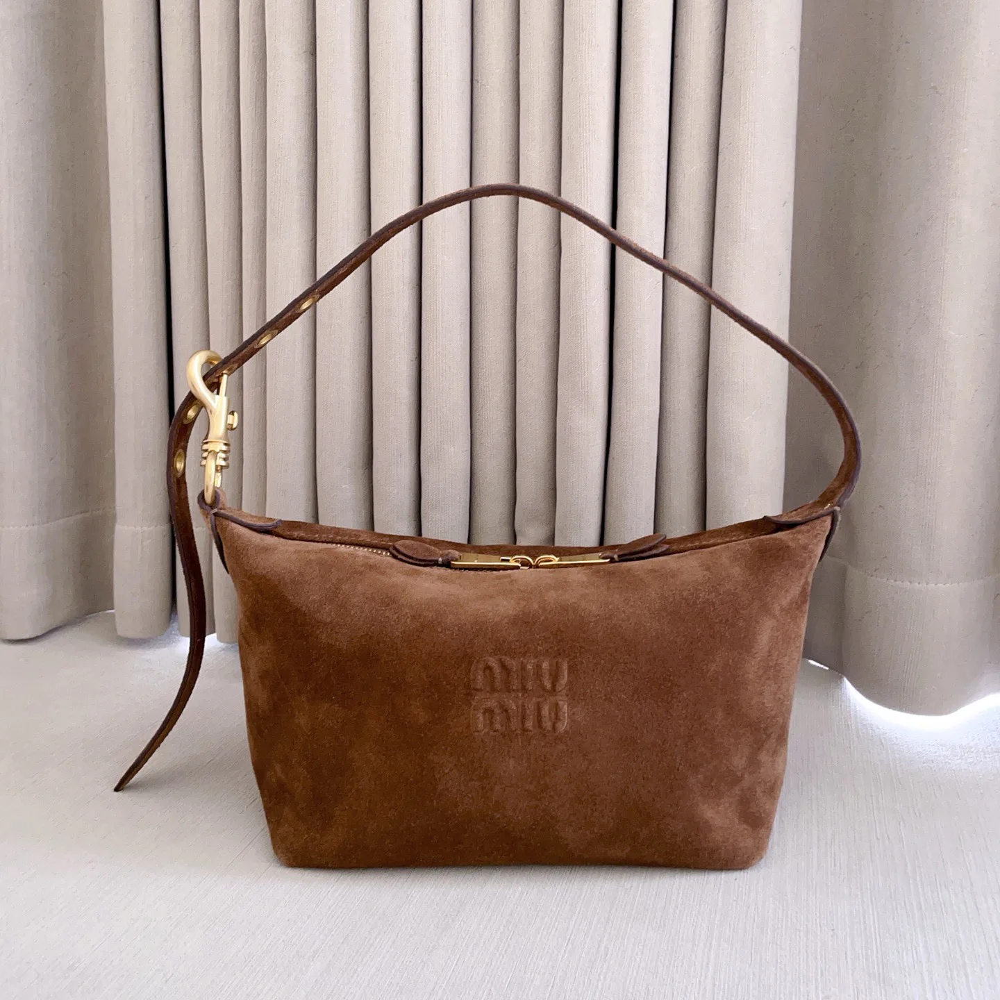 Классические Сумки Женские Miu Miu 17799925