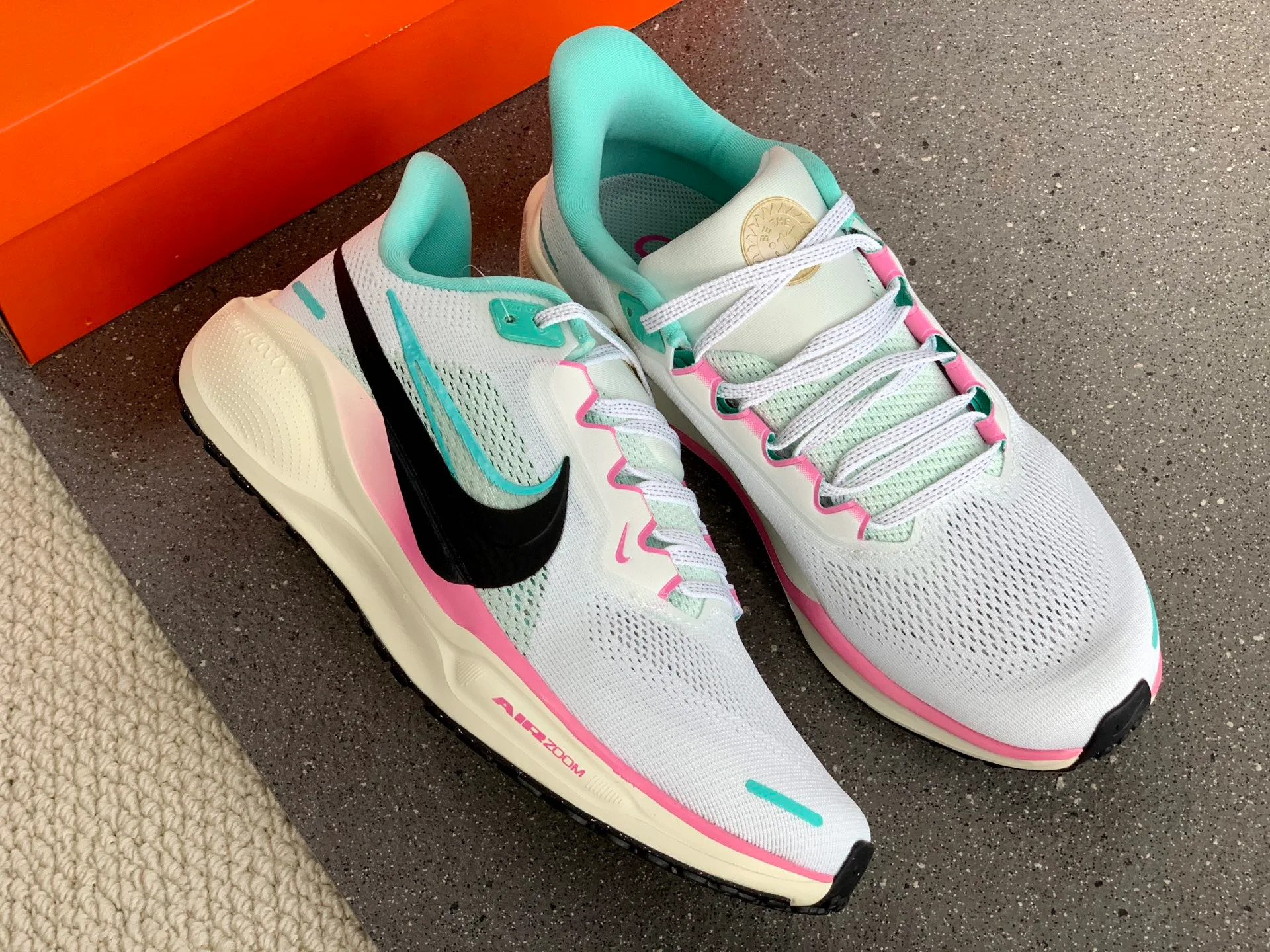 Кроссовки Женские Nike 230364