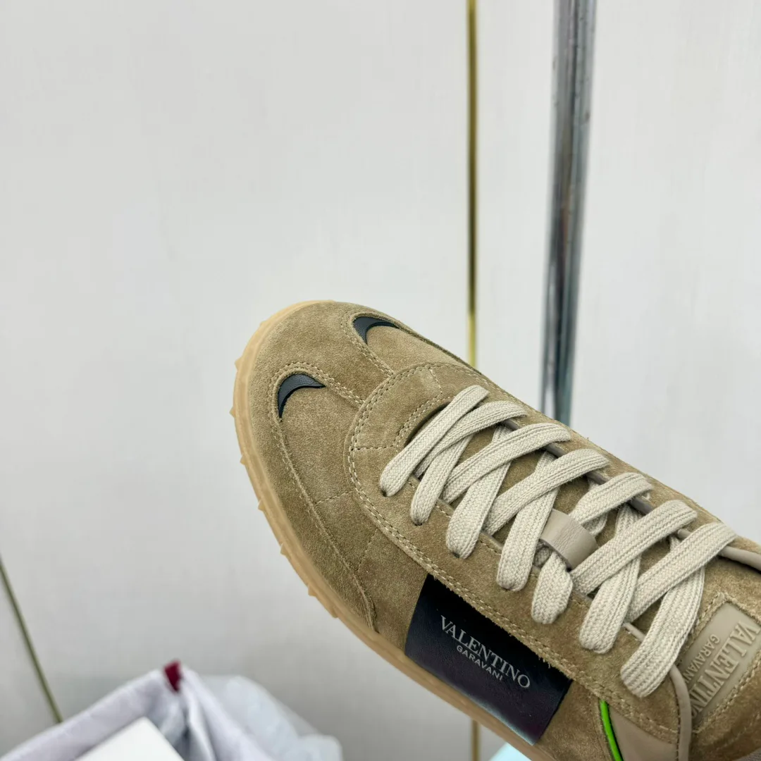 Кроссовки Женские Valentino 17955032