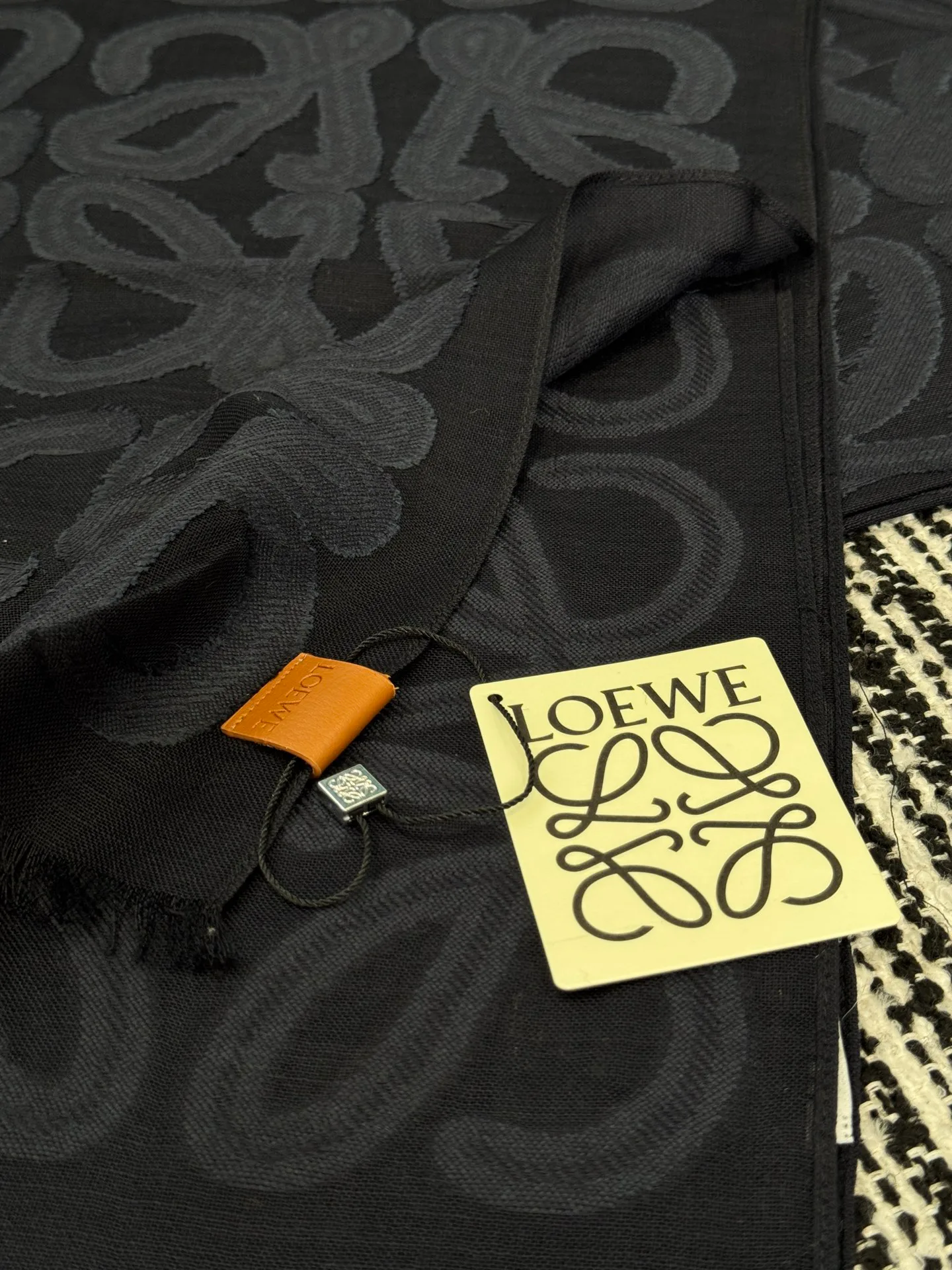 Шарфы Loewe 18523952