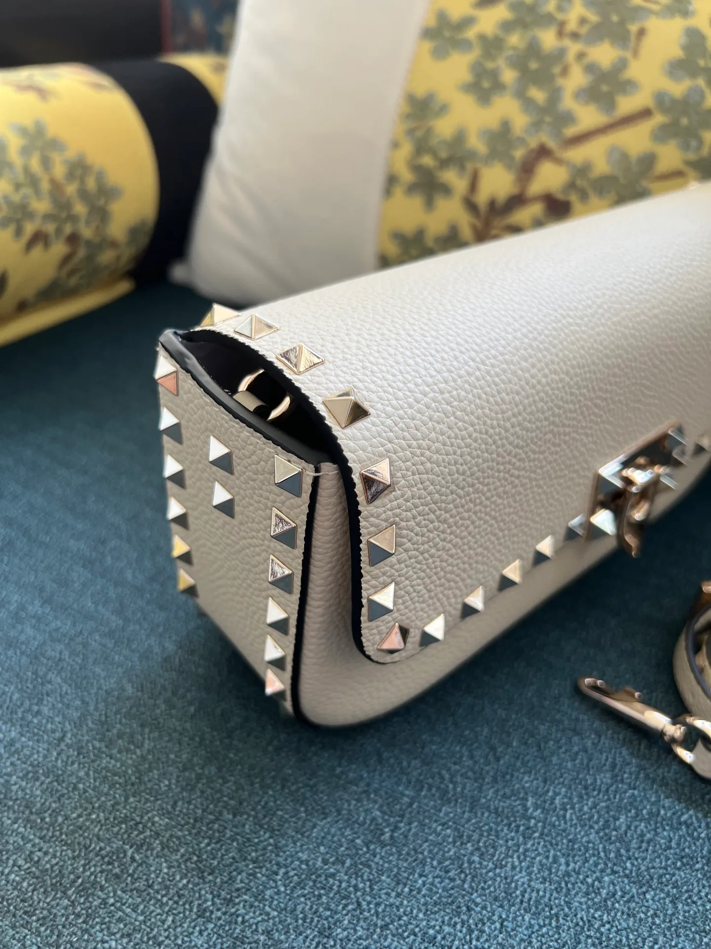 Сумки На Ремне Женские Valentino 8728874