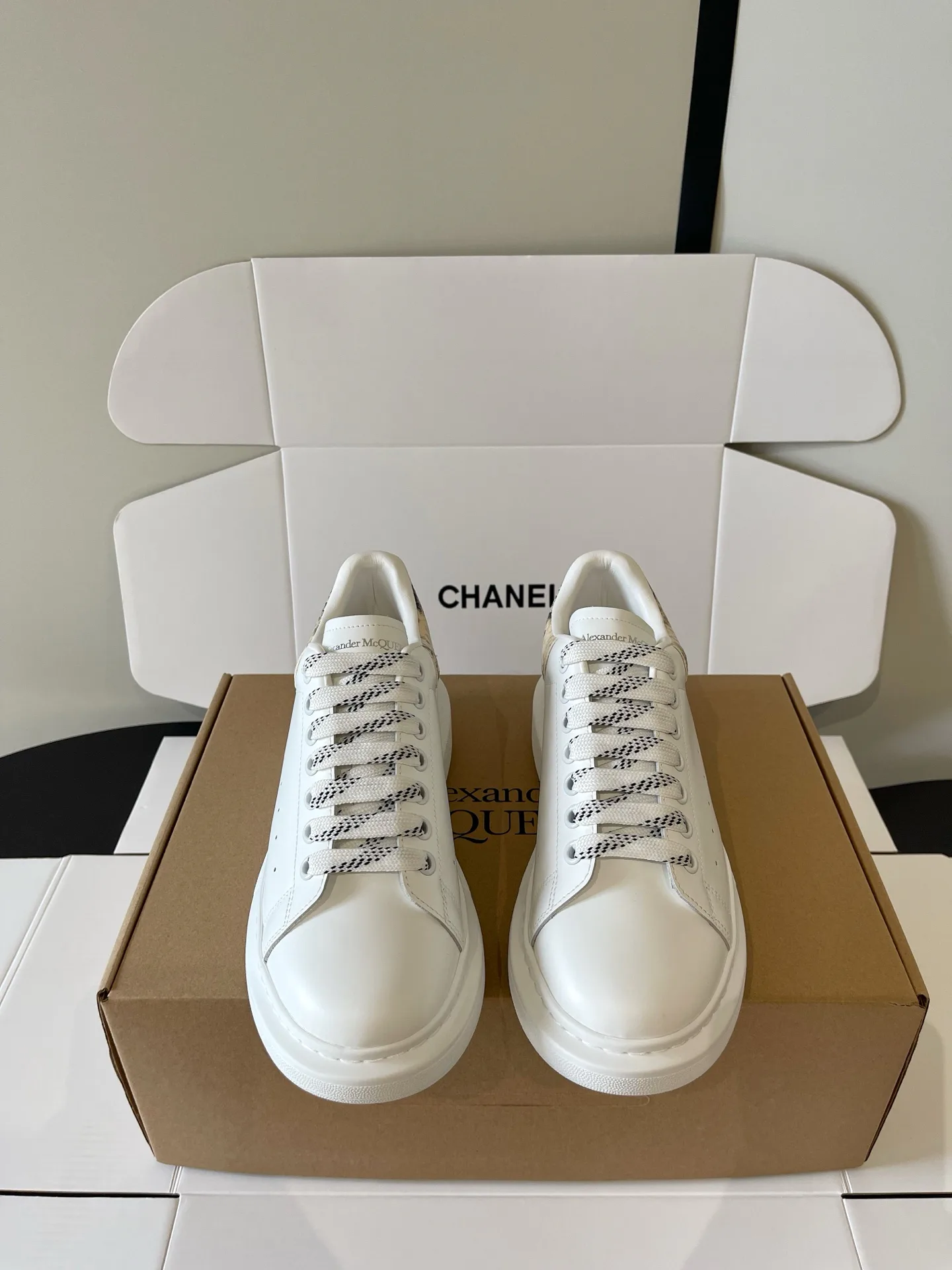 Кроссовки Женские Alexander Mcqueen 17898872